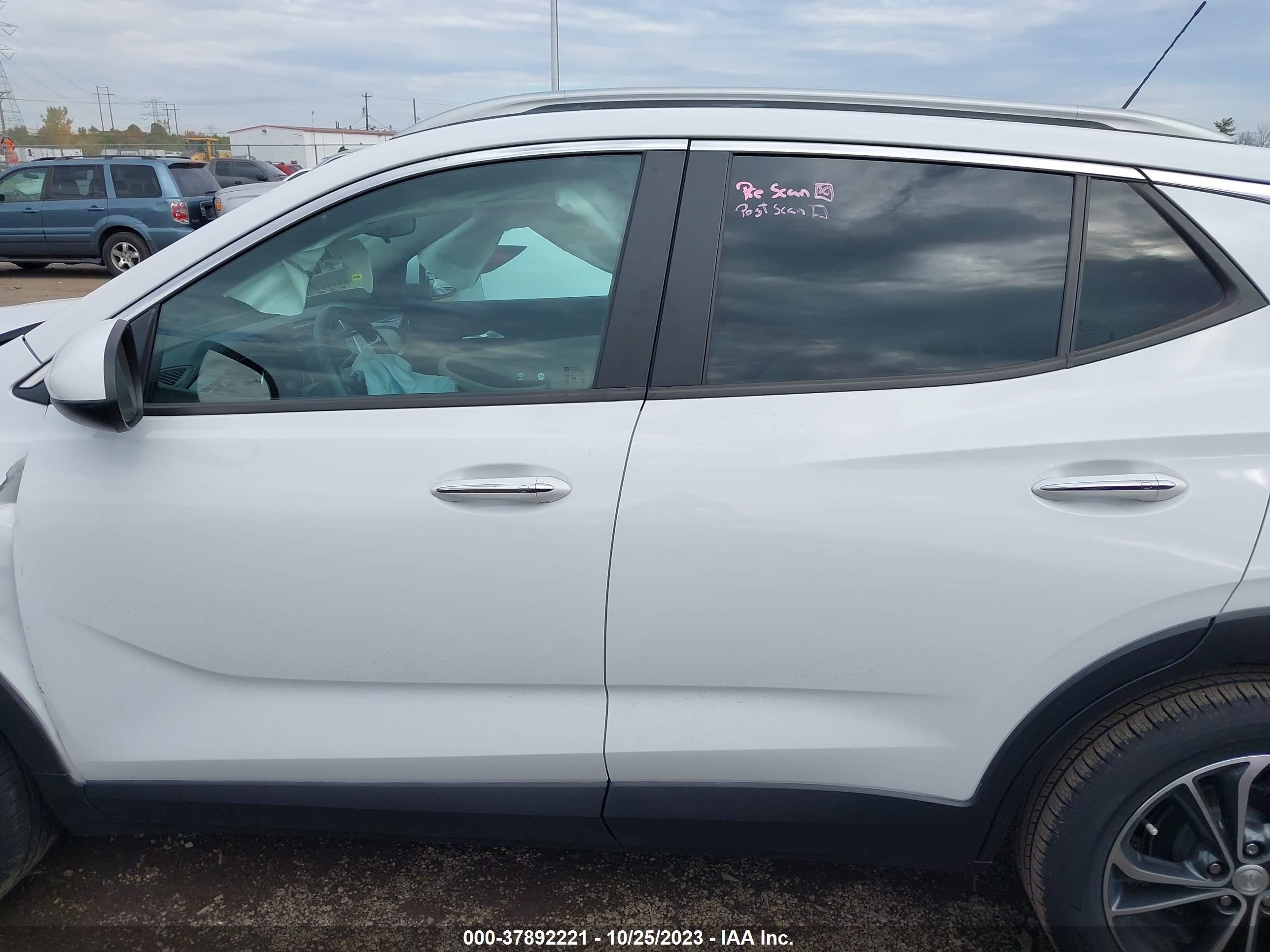 Photo 13 VIN: KL4MMDSLXLB121593 - BUICK ENCORE GX 