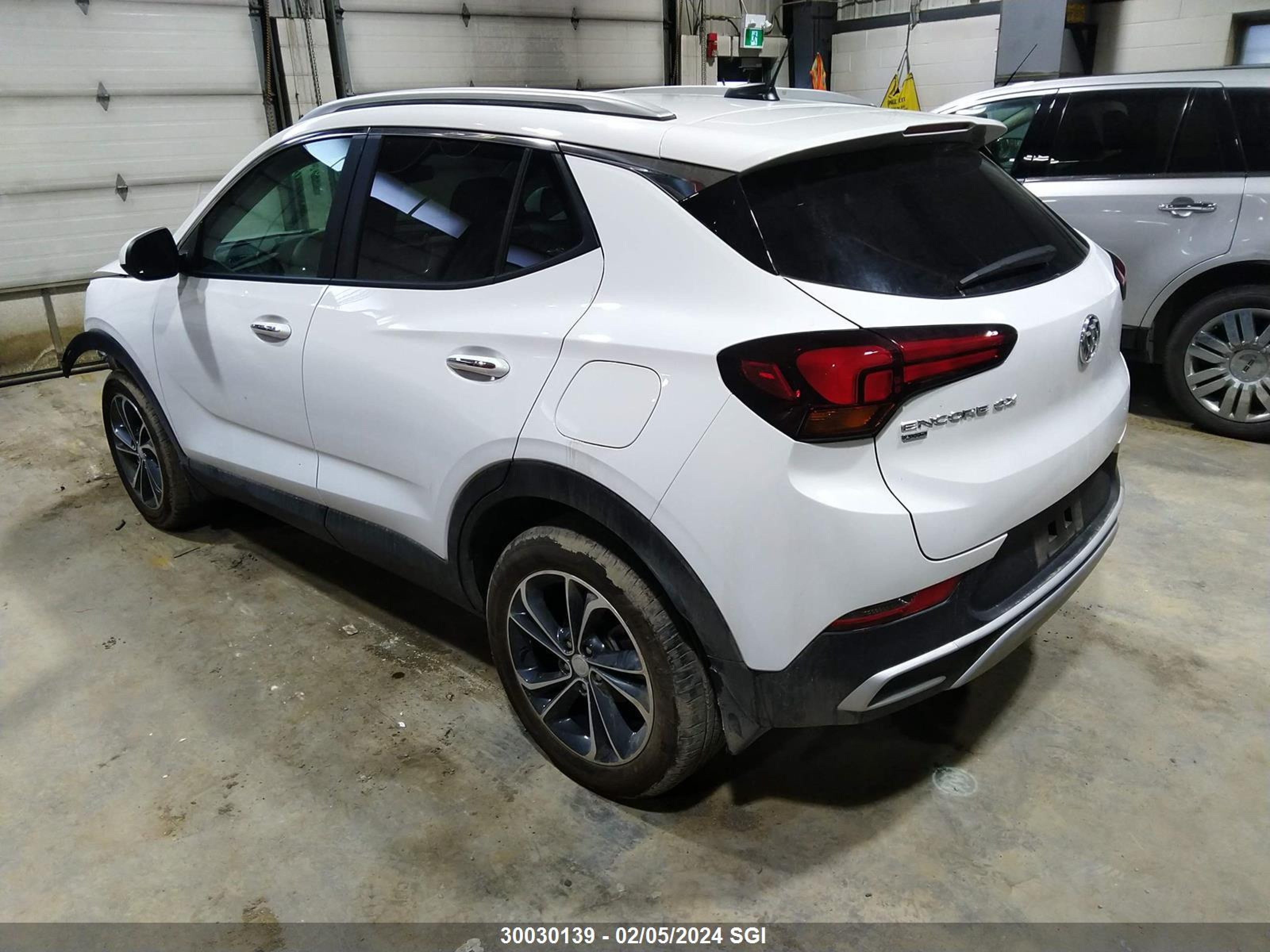 Photo 2 VIN: KL4MMESL8PB146276 - BUICK ENCORE GX 