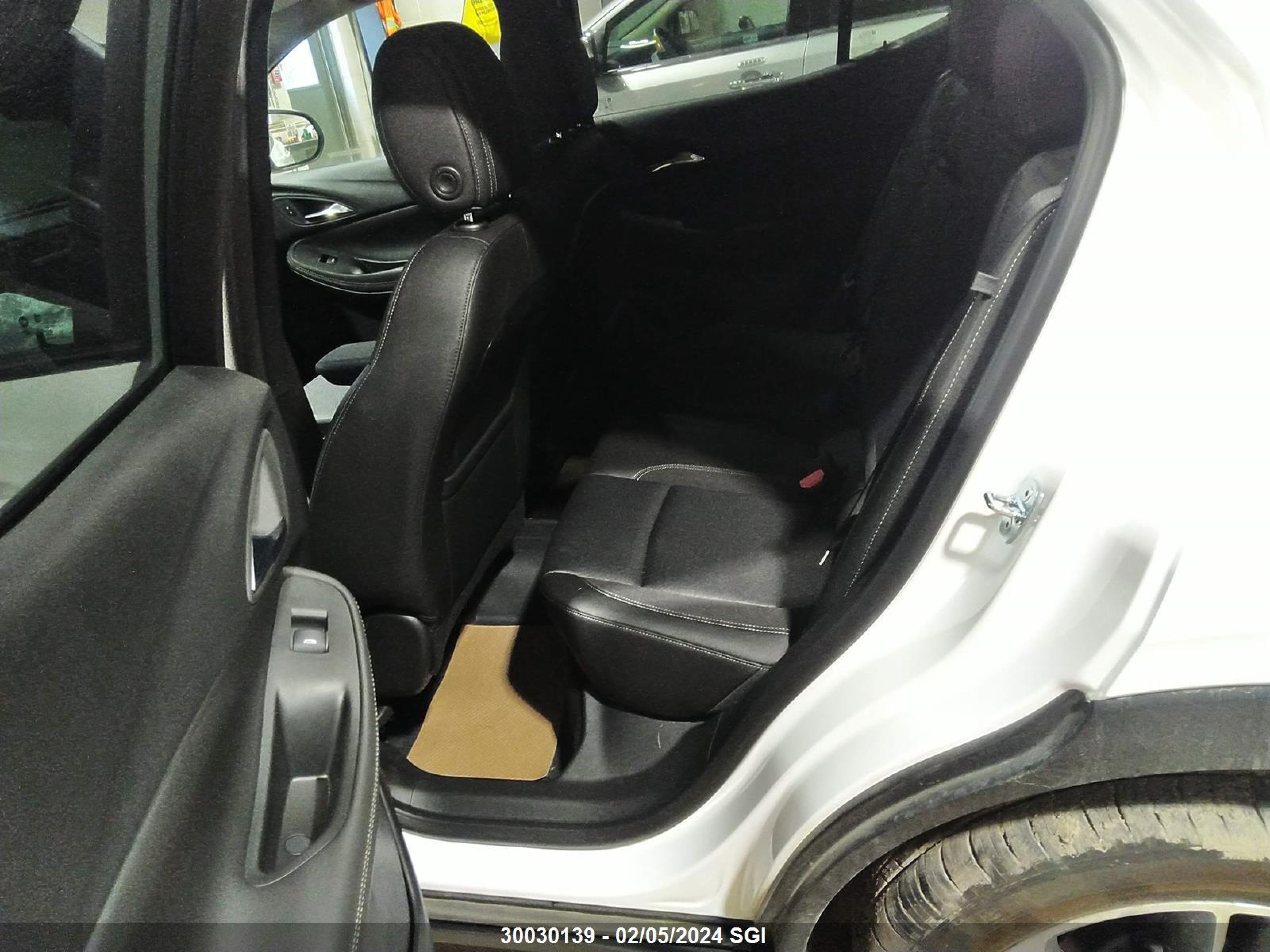 Photo 7 VIN: KL4MMESL8PB146276 - BUICK ENCORE GX 