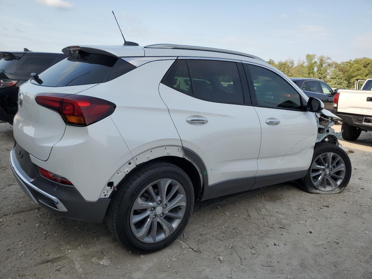 Photo 2 VIN: KL4MMFS23LB090593 - BUICK ENCORE 