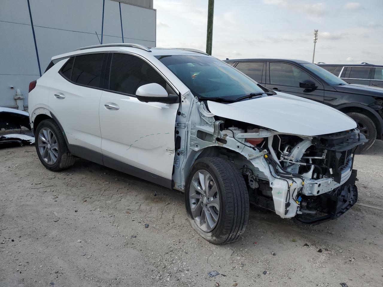 Photo 3 VIN: KL4MMFS23LB090593 - BUICK ENCORE 