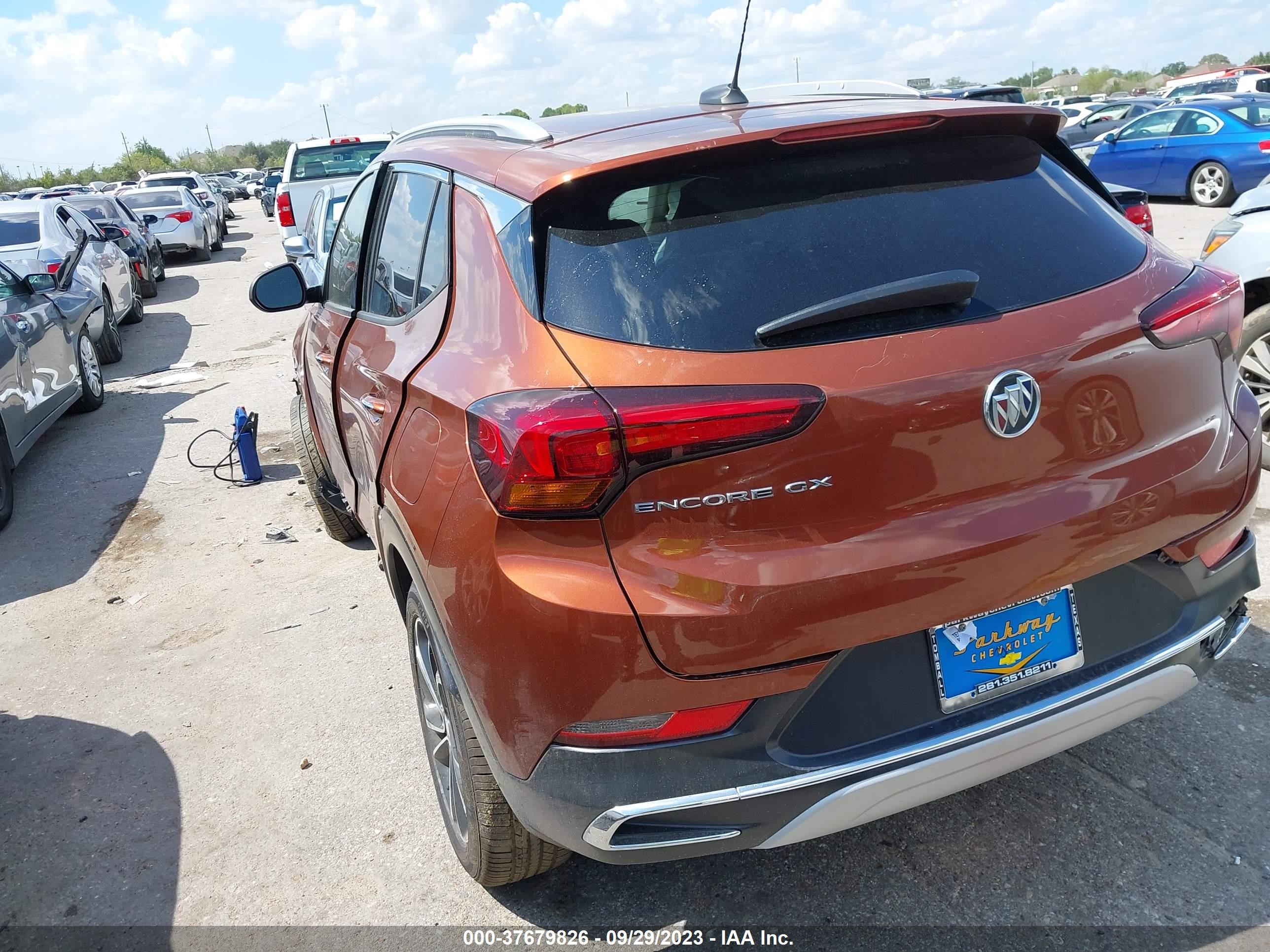 Photo 2 VIN: KL4MMFSL1LB104256 - BUICK ENCORE GX 