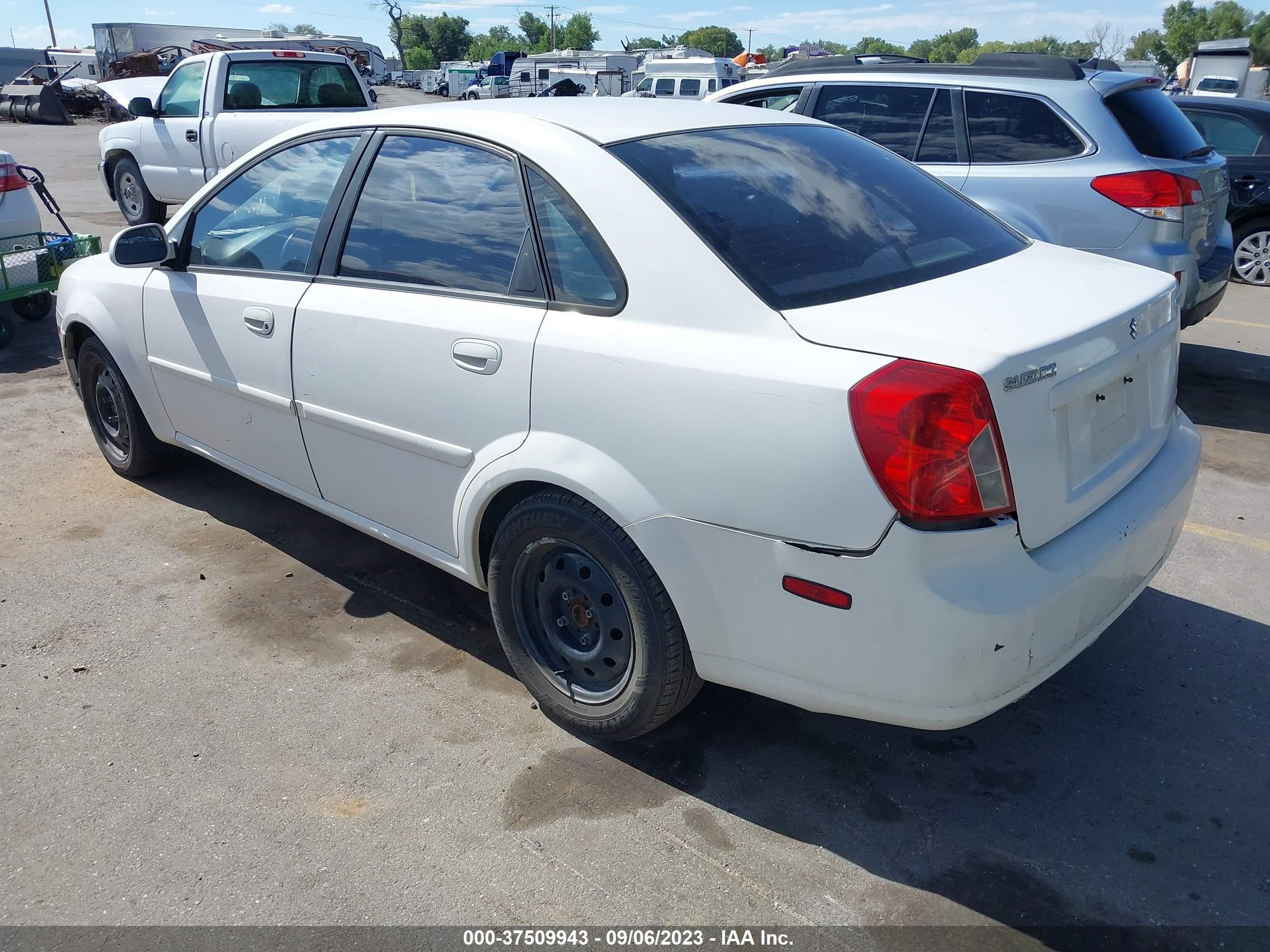 Photo 2 VIN: KL5JD52Z44K049929 - SUZUKI FORENZA 