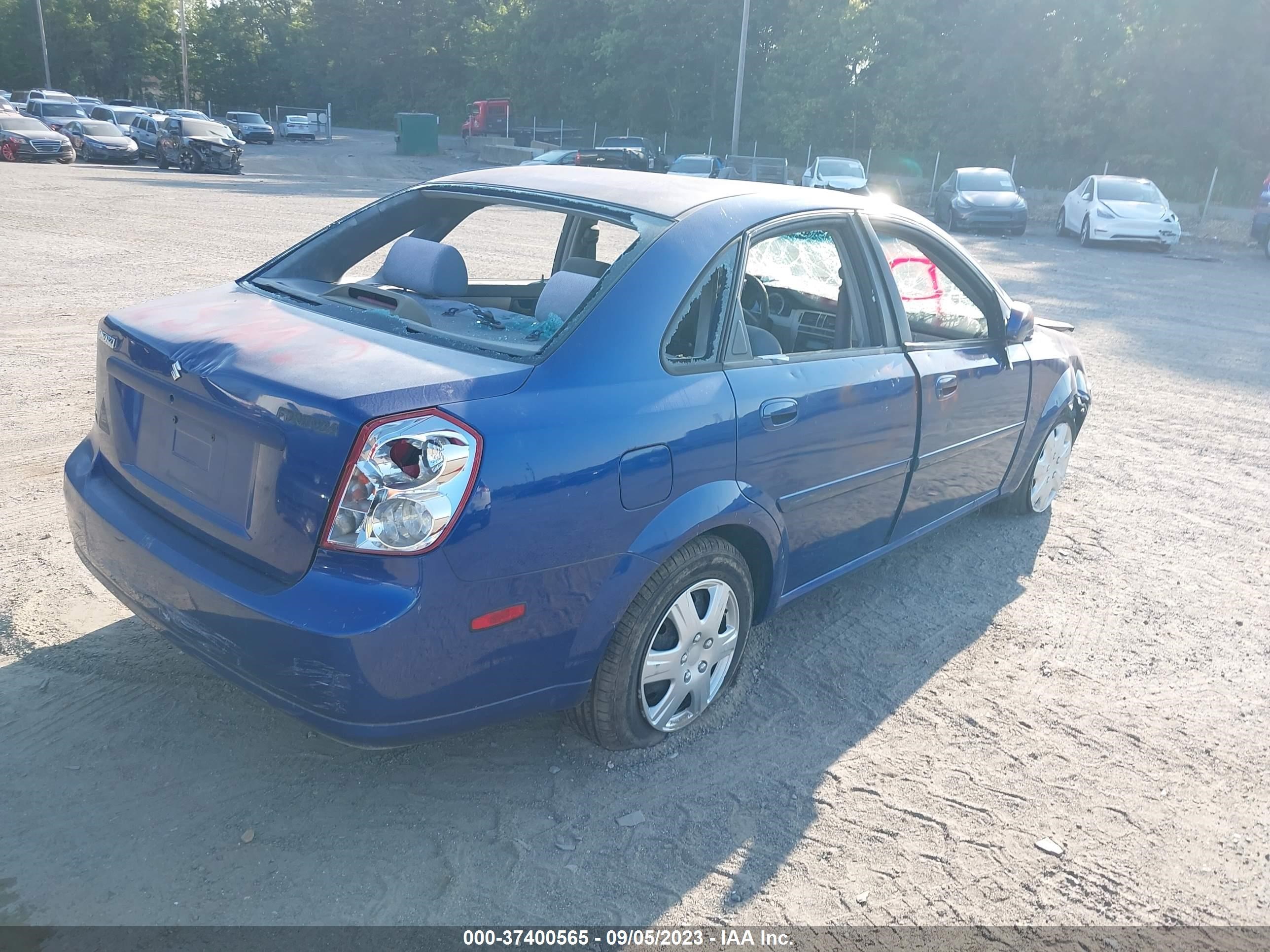 Photo 3 VIN: KL5JD56Z05K081076 - SUZUKI FORENZA 