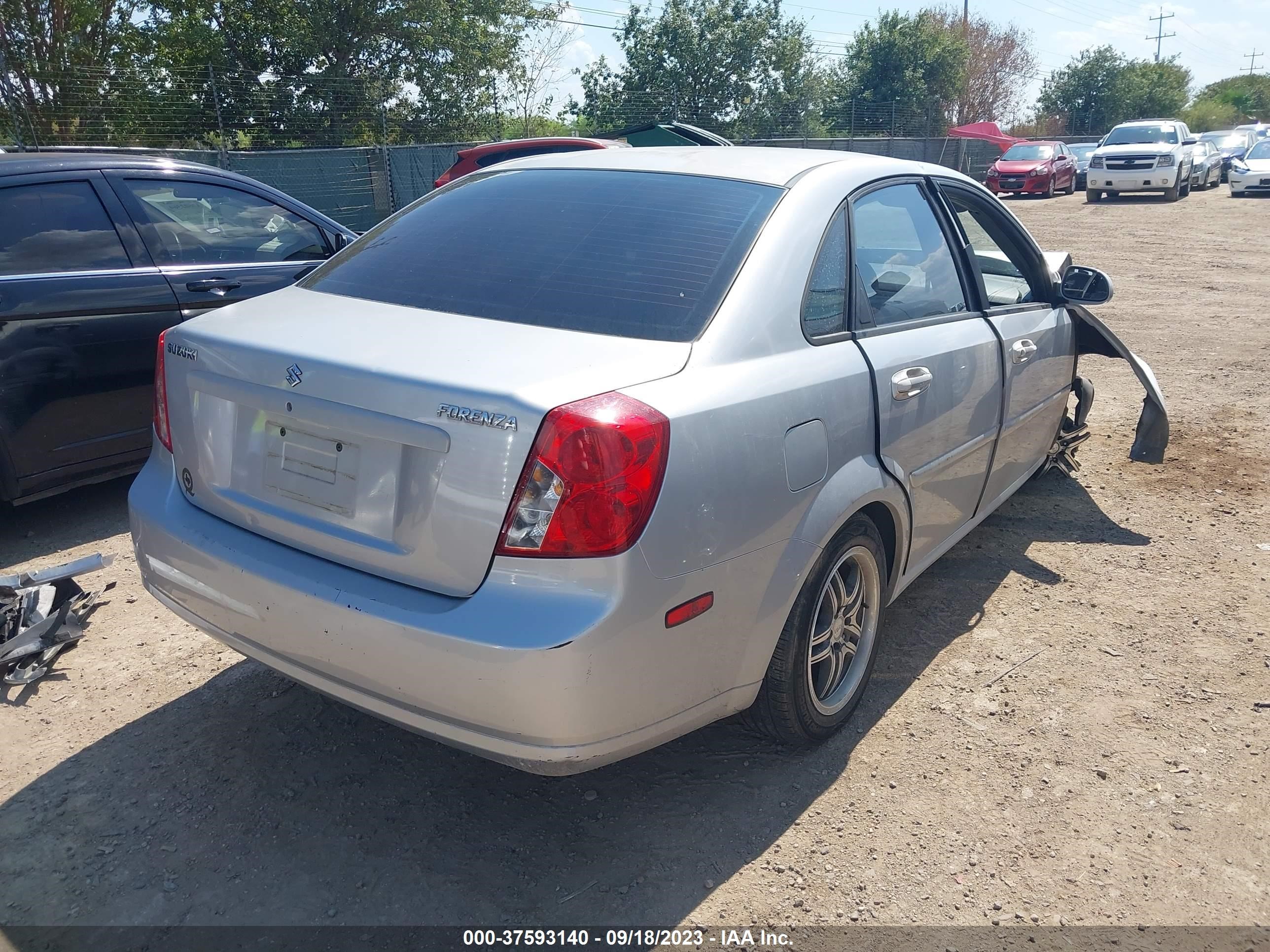 Photo 3 VIN: KL5JD56Z17K575417 - SUZUKI FORENZA 