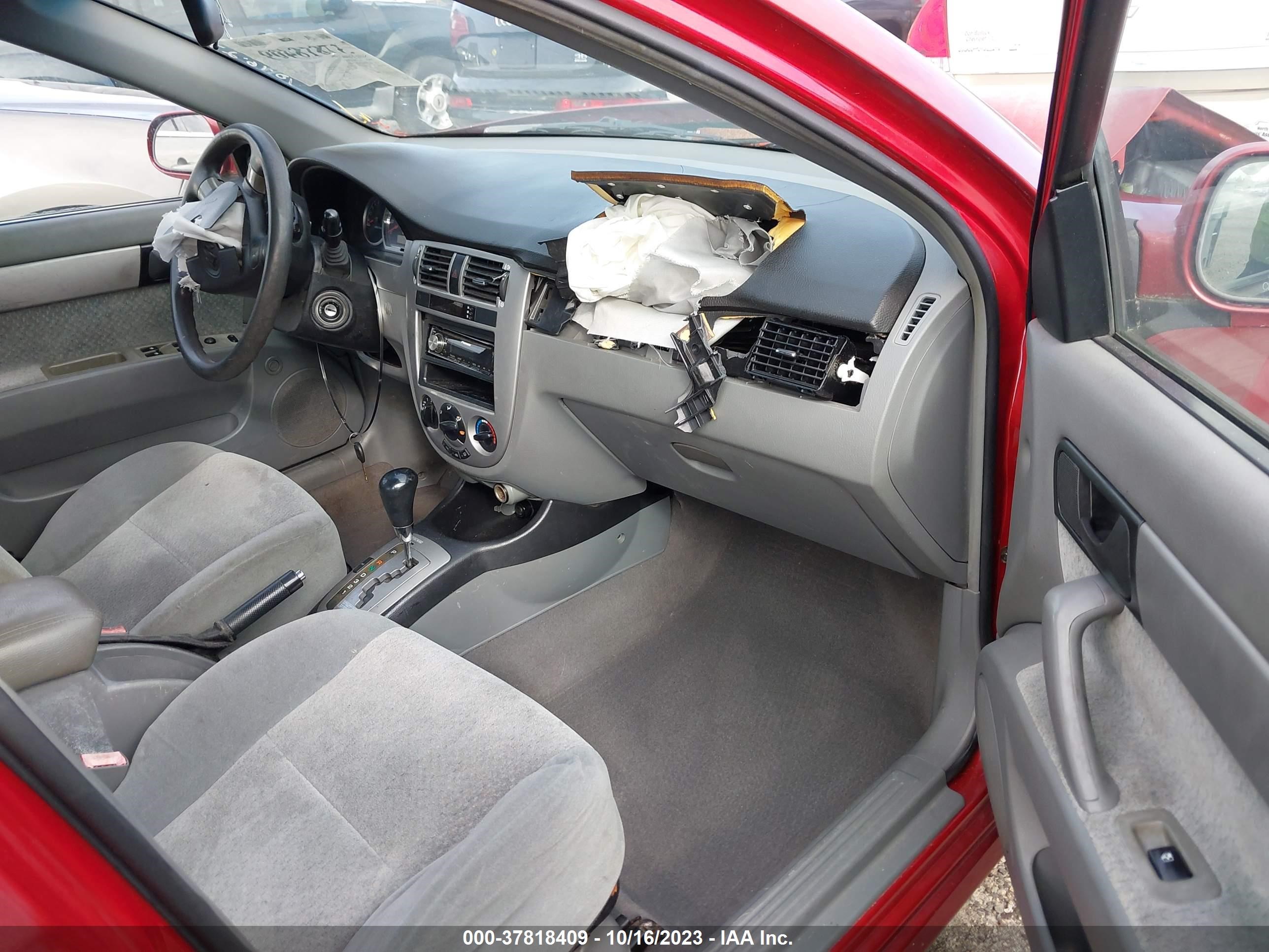 Photo 4 VIN: KL5JD56Z45K134586 - SUZUKI FORENZA 