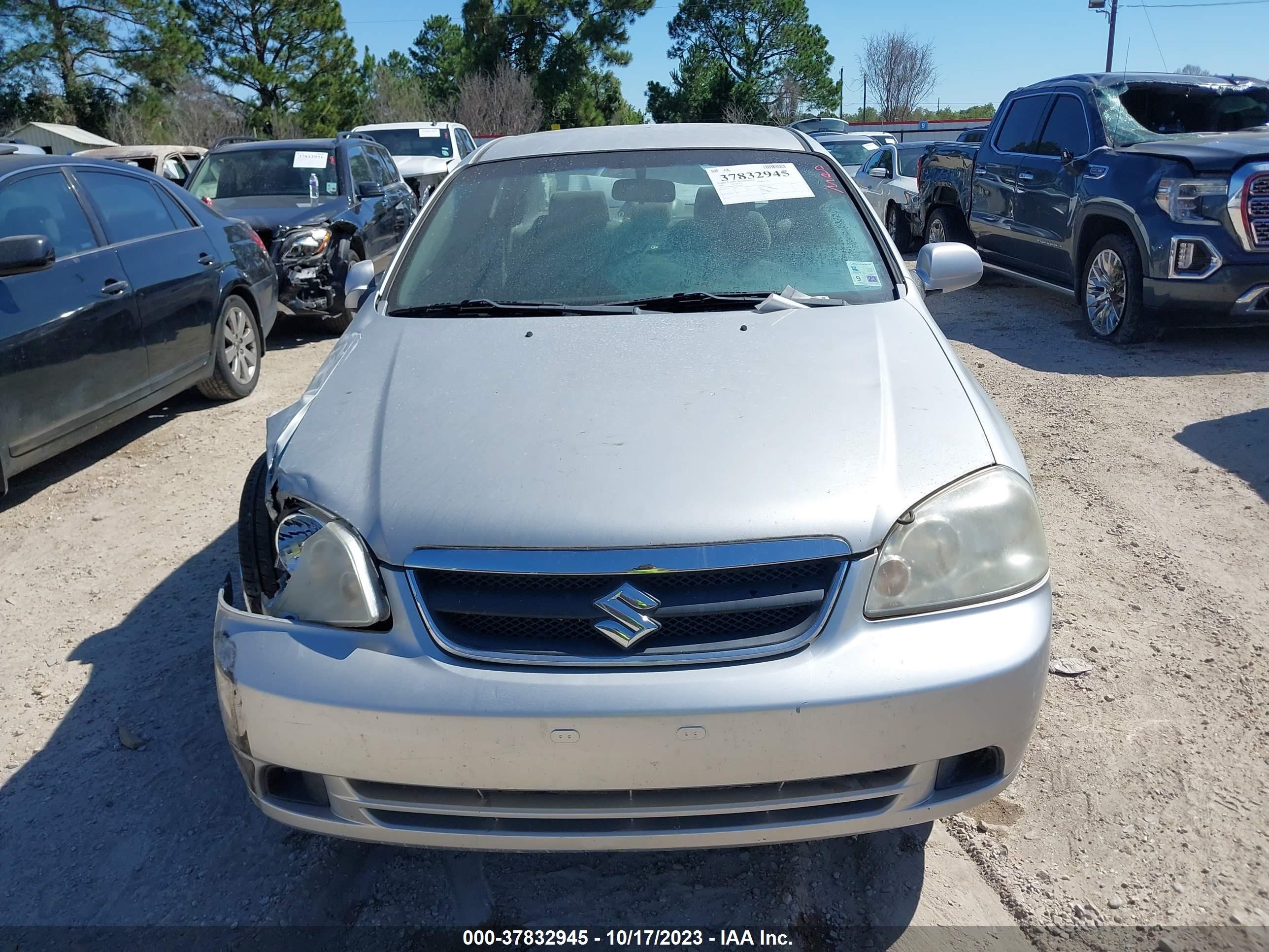 Photo 11 VIN: KL5JD56Z66K320552 - SUZUKI FORENZA 