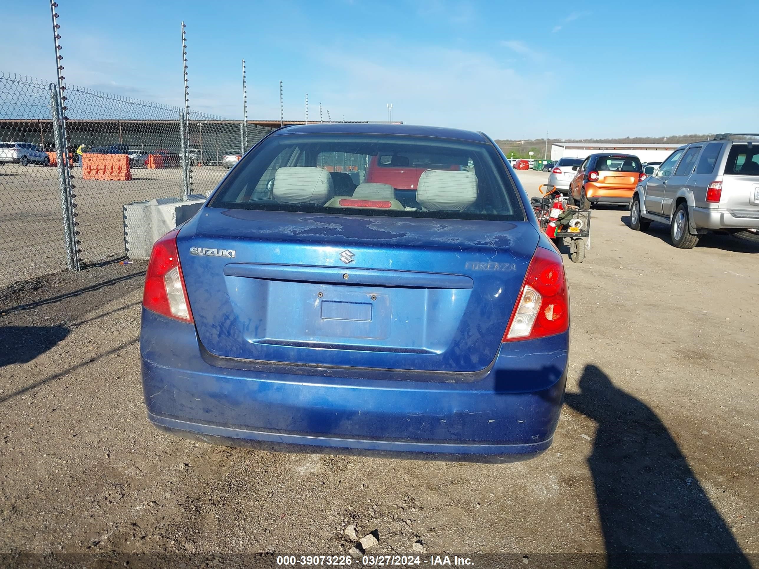 Photo 11 VIN: KL5JD56Z67K576918 - SUZUKI FORENZA 