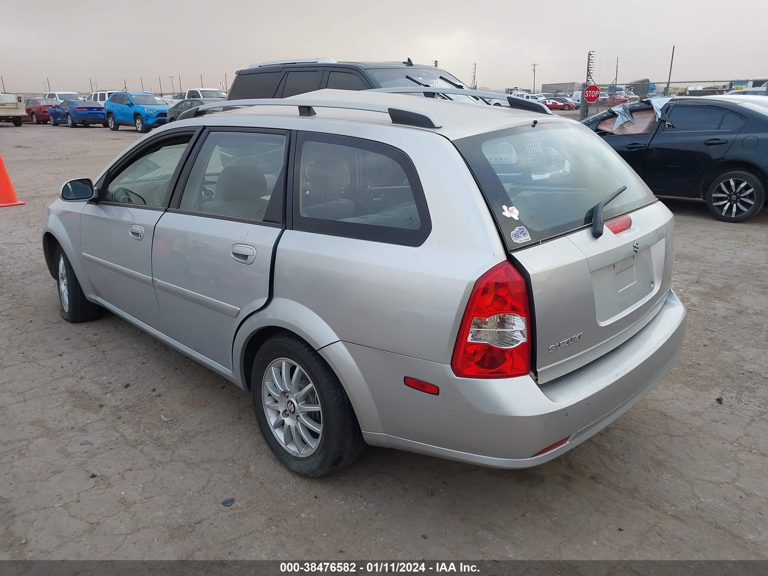 Photo 2 VIN: KL5JJ86Z05K076731 - SUZUKI FORENZA 