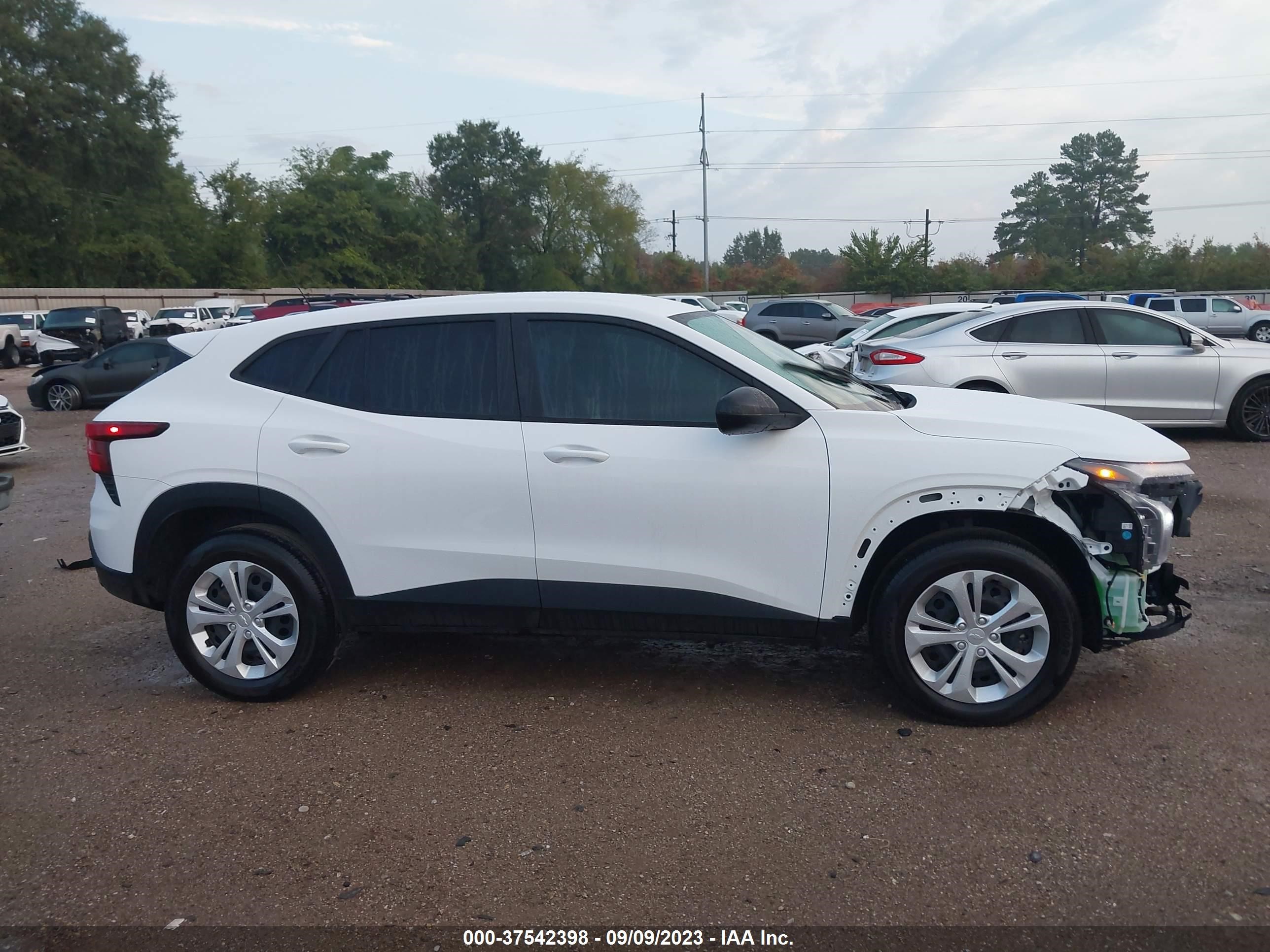 Photo 12 VIN: KL77LFE20RC001516 - CHEVROLET TRAX 