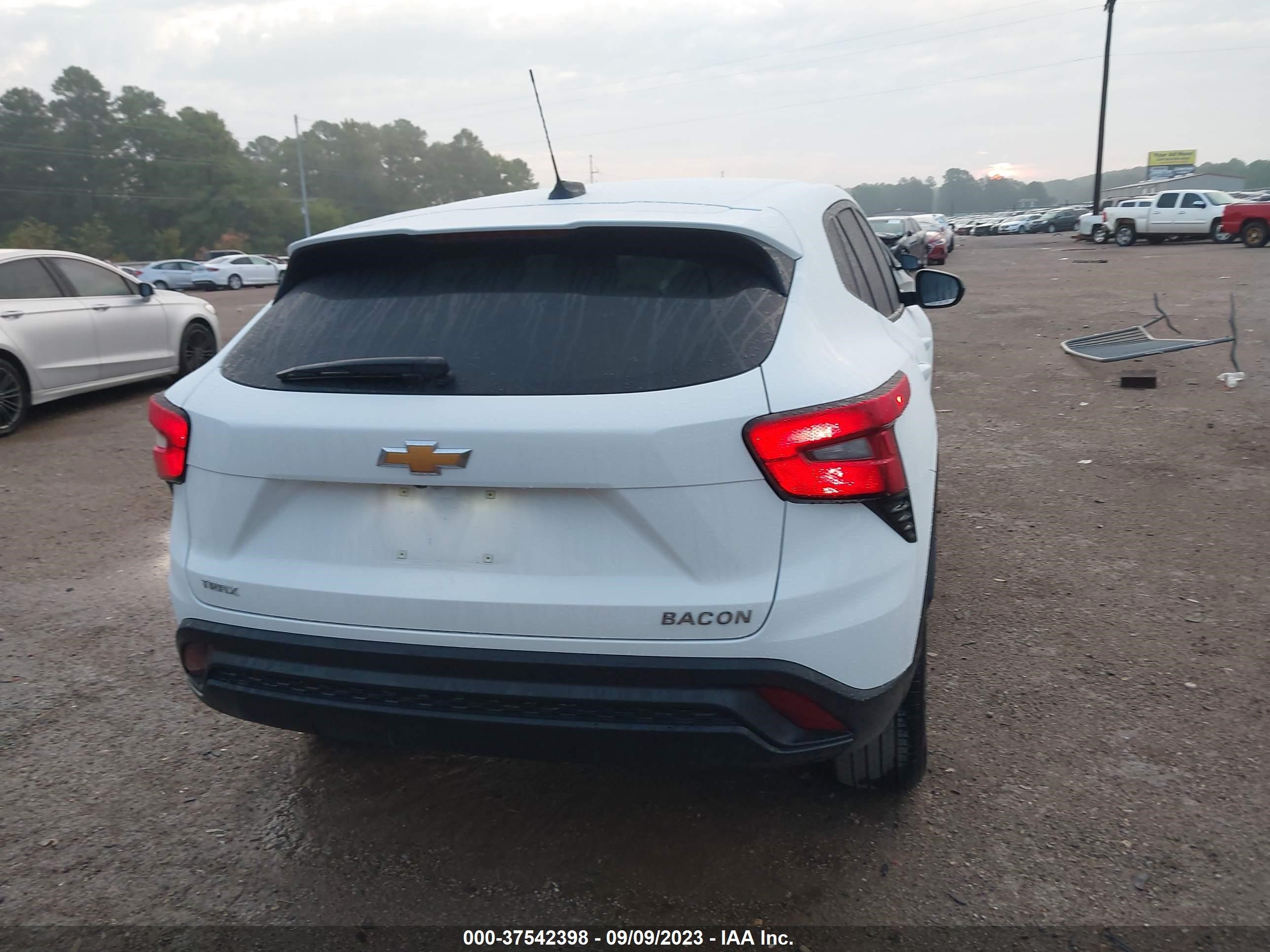 Photo 15 VIN: KL77LFE20RC001516 - CHEVROLET TRAX 