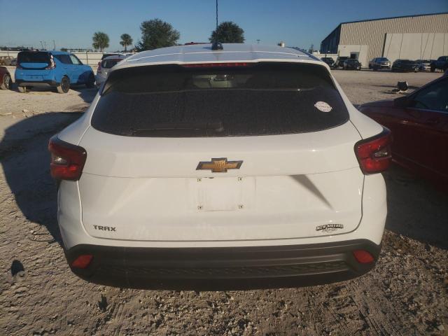 Photo 5 VIN: KL77LFE22RC003428 - CHEVROLET TRAX LS 