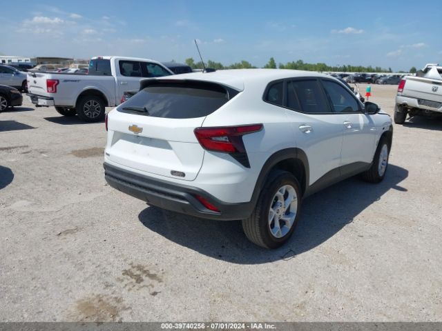 Photo 3 VIN: KL77LFE22RC238508 - CHEVROLET TRAX 