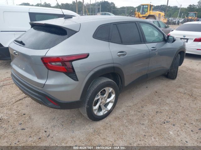 Photo 3 VIN: KL77LFE2XRC145008 - CHEVROLET TRAX 