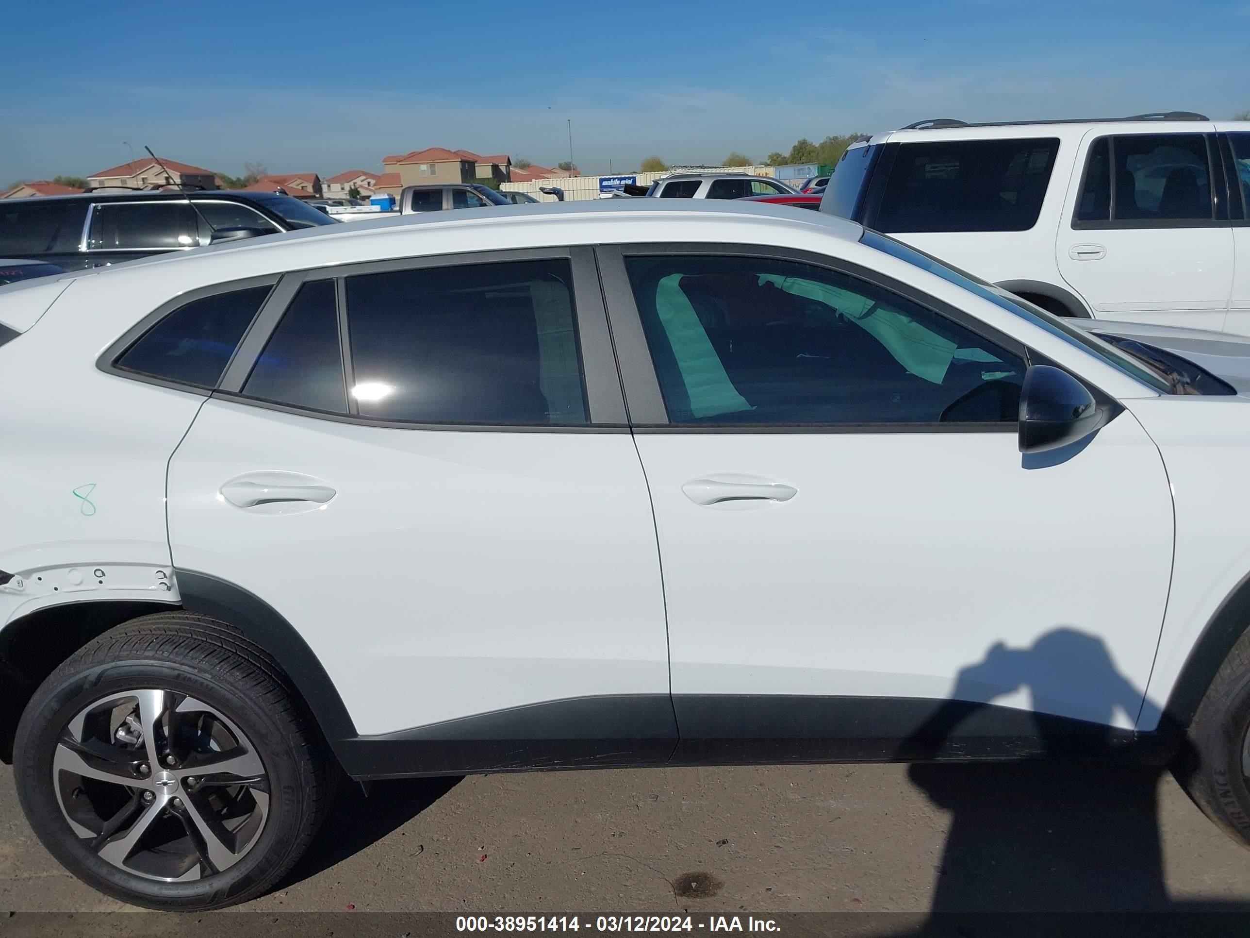 Photo 14 VIN: KL77LGE29RC056696 - CHEVROLET TRAX 