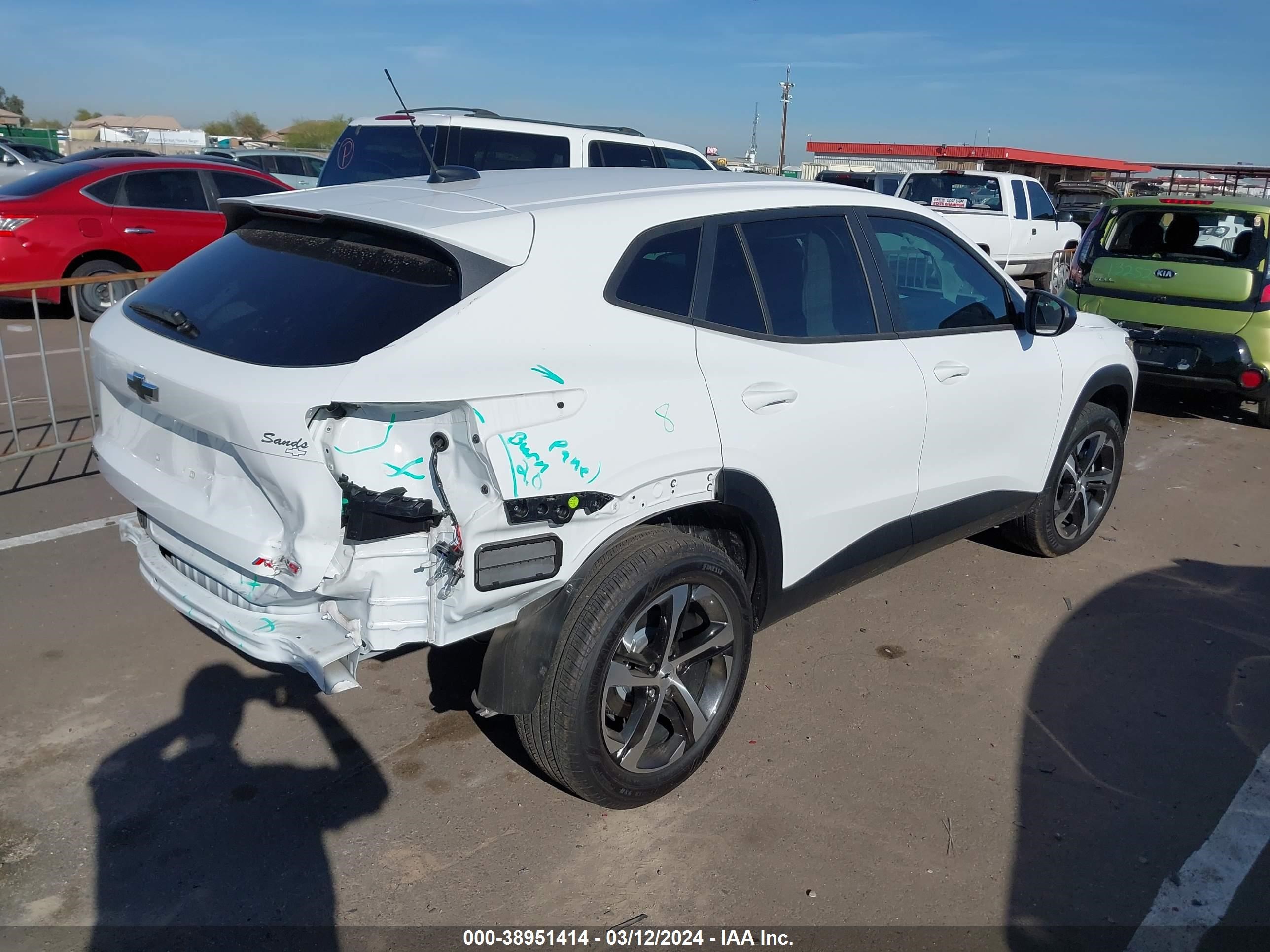 Photo 4 VIN: KL77LGE29RC056696 - CHEVROLET TRAX 