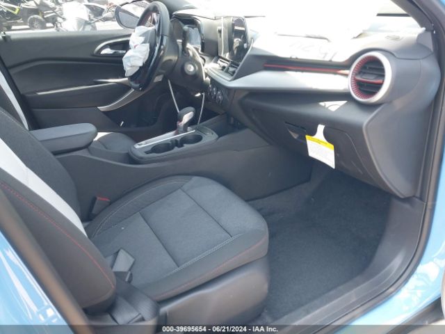 Photo 4 VIN: KL77LGE2XRC218075 - CHEVROLET TRAX 