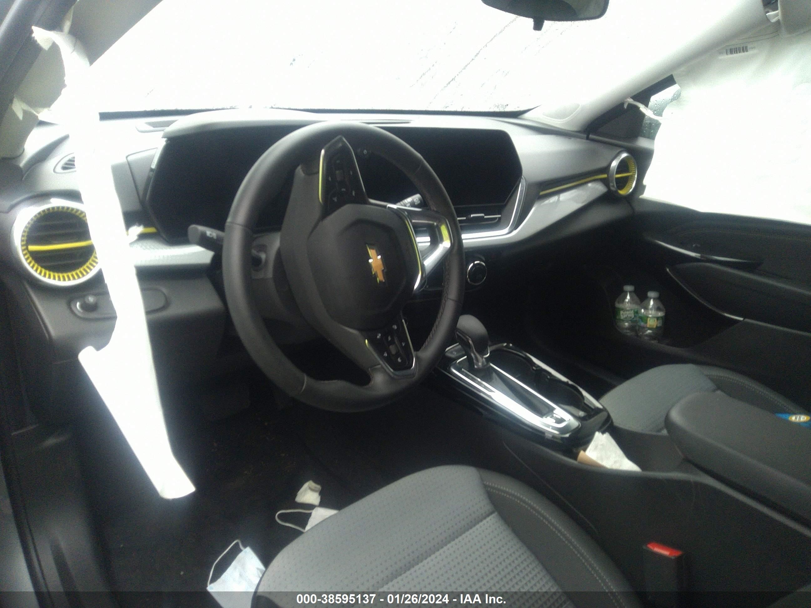 Photo 4 VIN: KL77LHE20RC004153 - CHEVROLET TRAX 