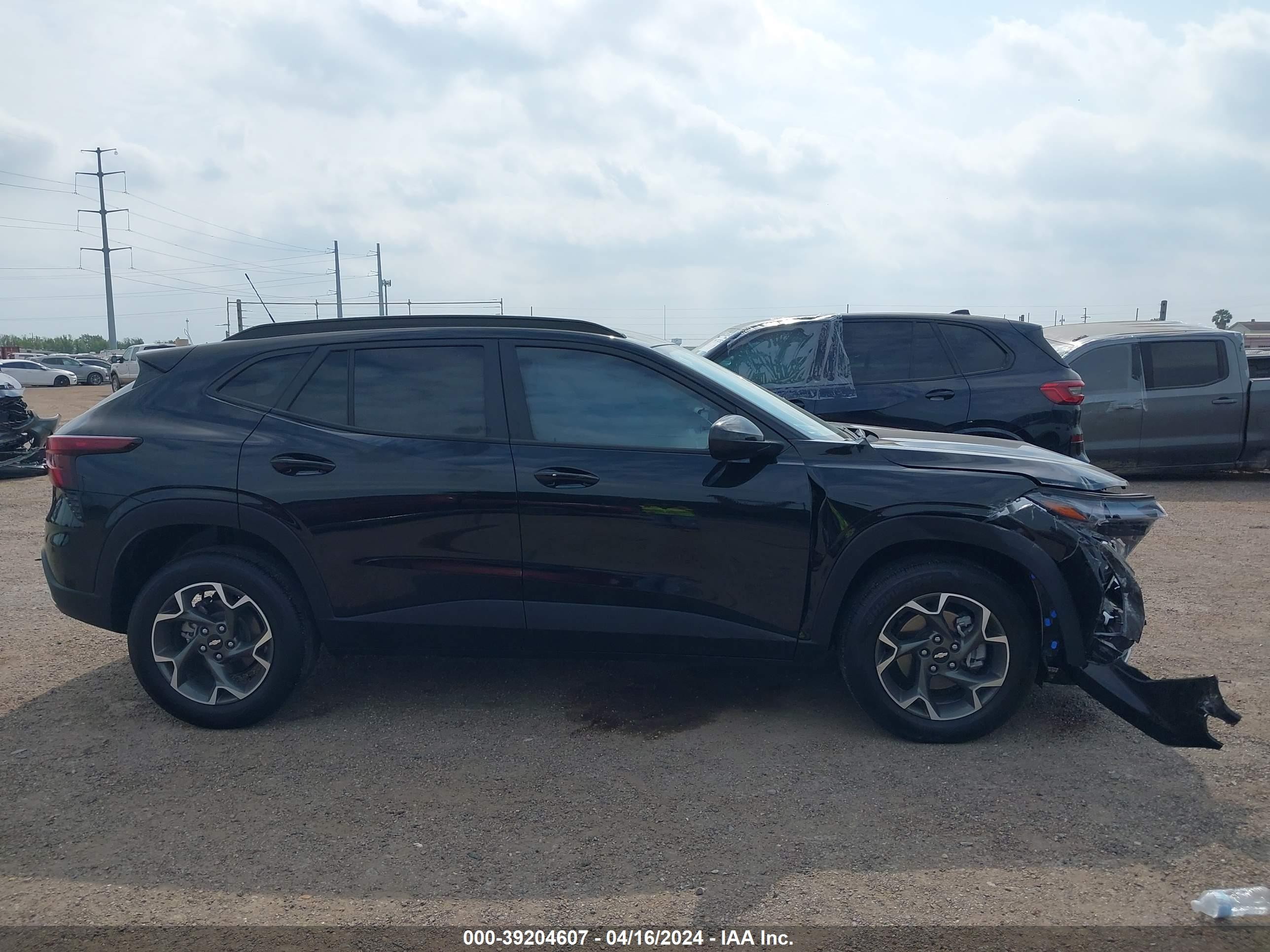 Photo 11 VIN: KL77LHE27RC028899 - CHEVROLET TRAX 