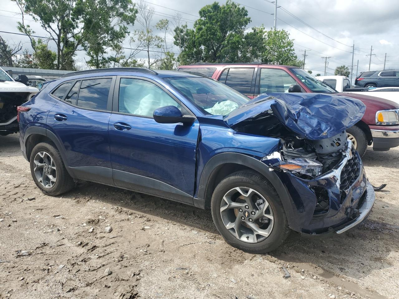 Photo 3 VIN: KL77LHE28RC007625 - CHEVROLET TRAX 