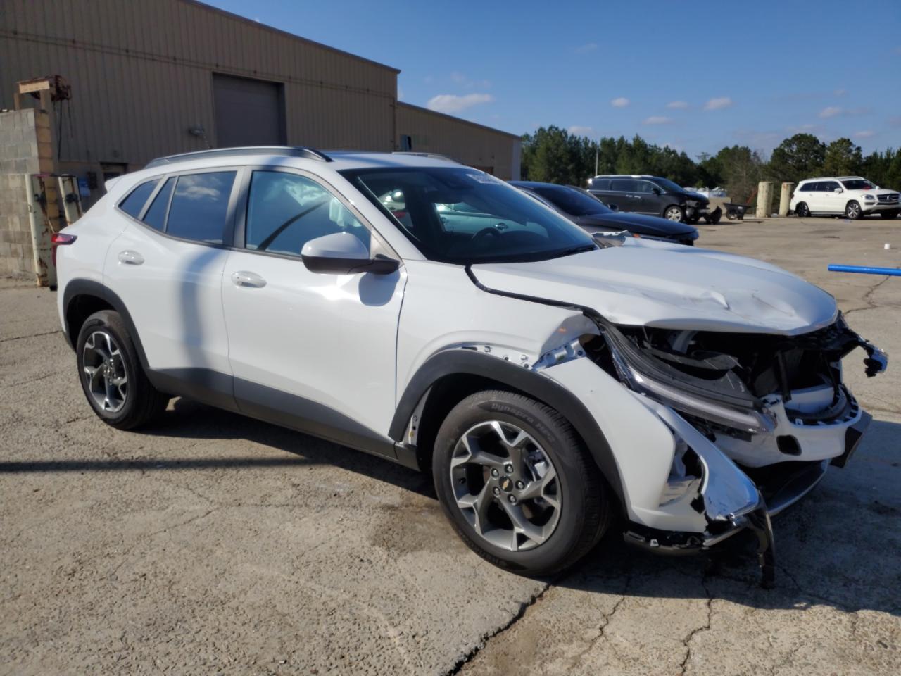 Photo 3 VIN: KL77LHE29RC011618 - CHEVROLET TRAX 