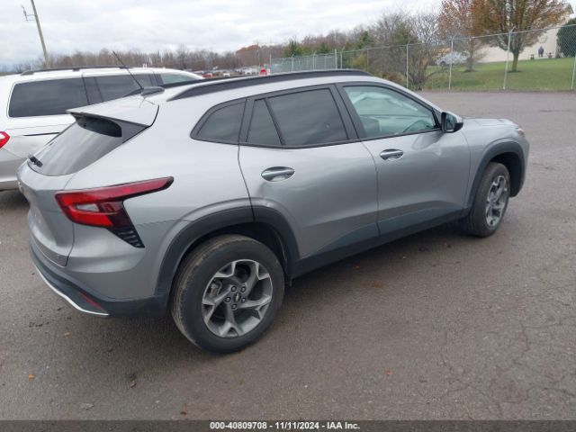 Photo 3 VIN: KL77LHE29RC124016 - CHEVROLET TRAX 