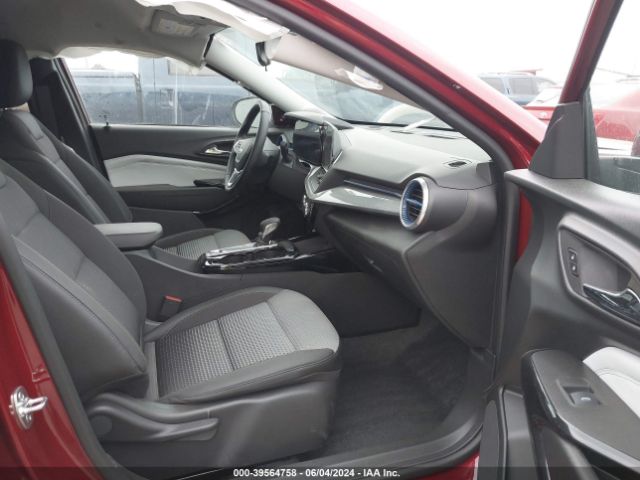 Photo 4 VIN: KL77LHE2XRC223136 - CHEVROLET TRAX 