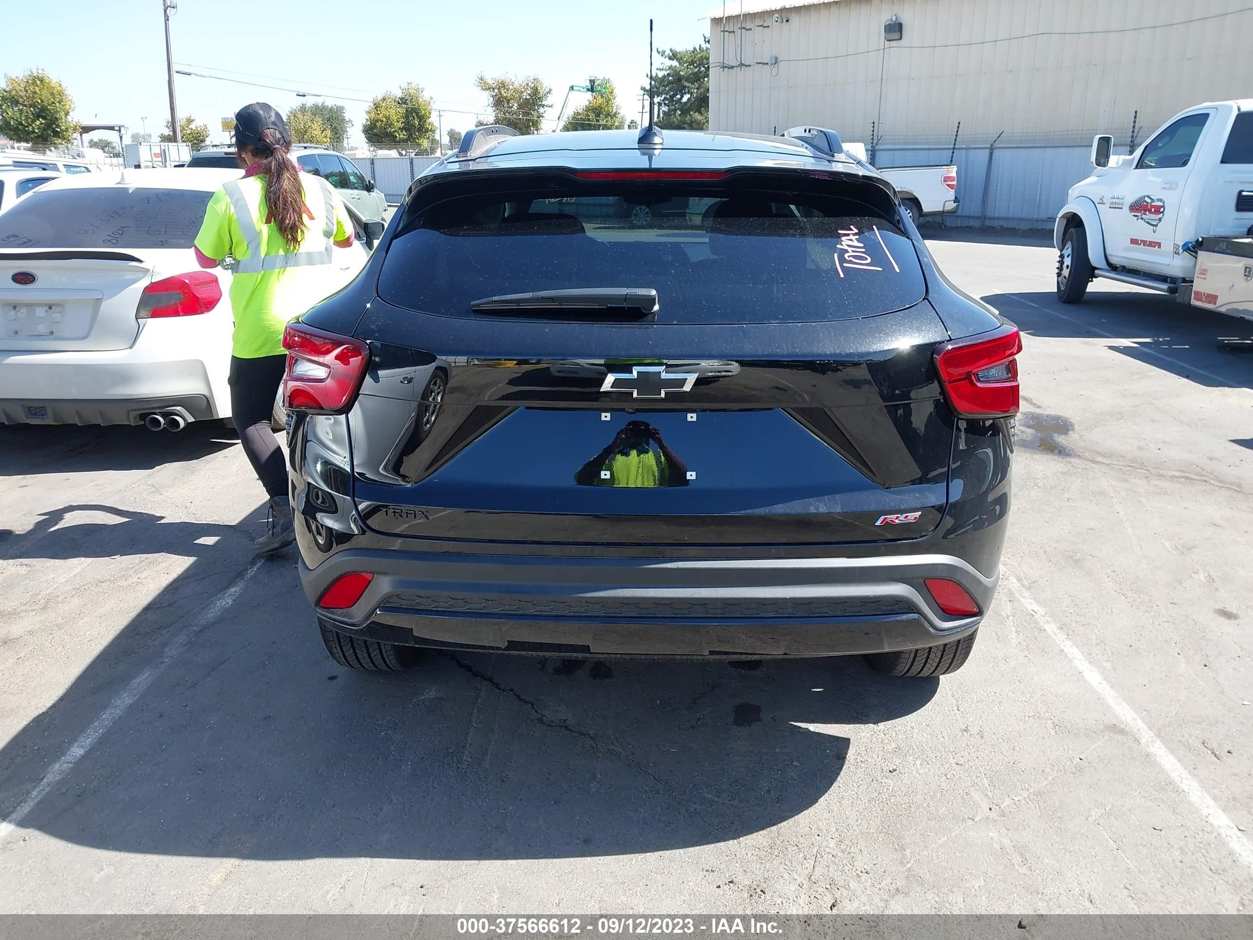 Photo 15 VIN: KL77LJE25RC010537 - CHEVROLET TRAX 