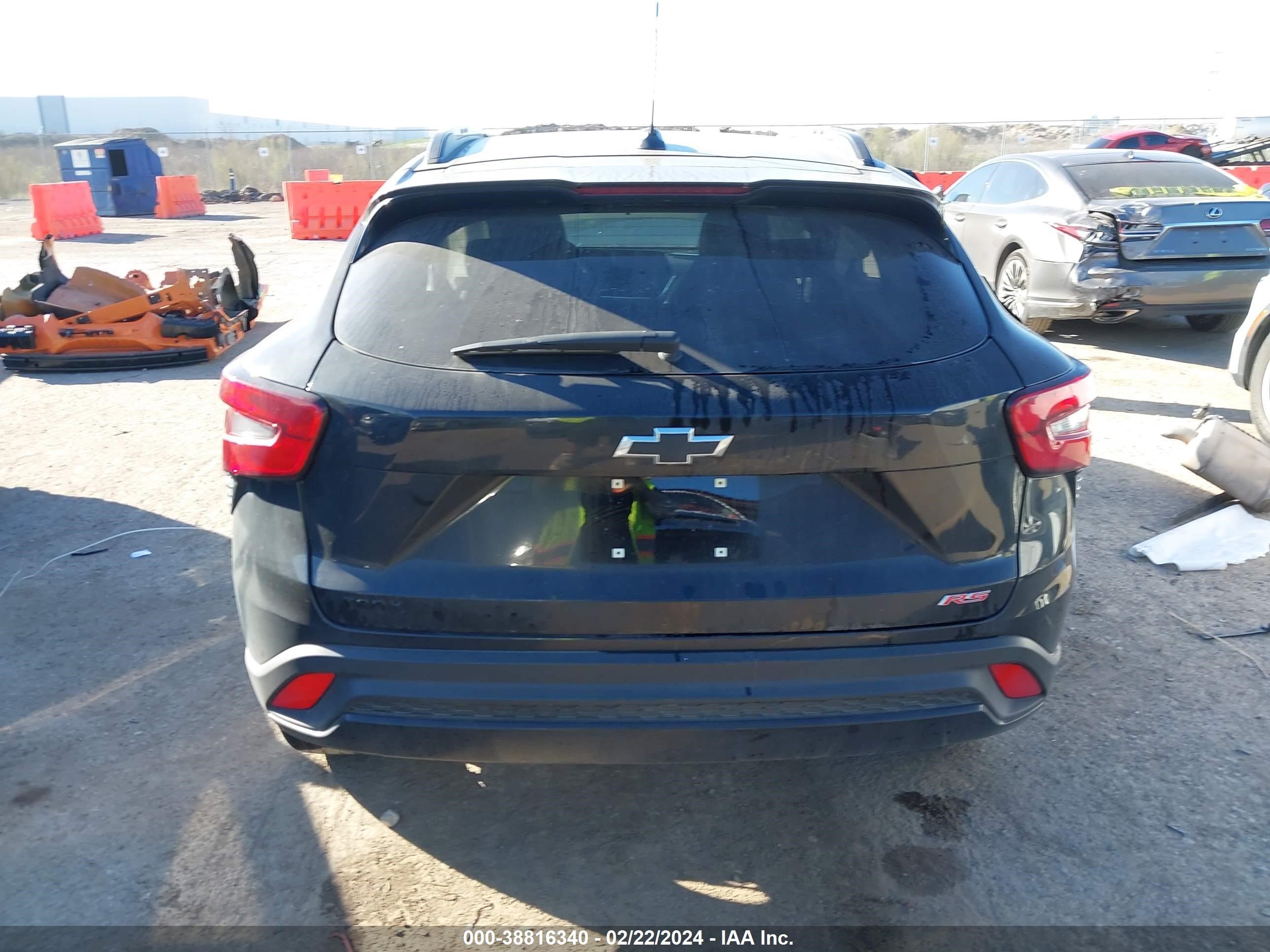 Photo 15 VIN: KL77LJE2XRC028466 - CHEVROLET TRAX 