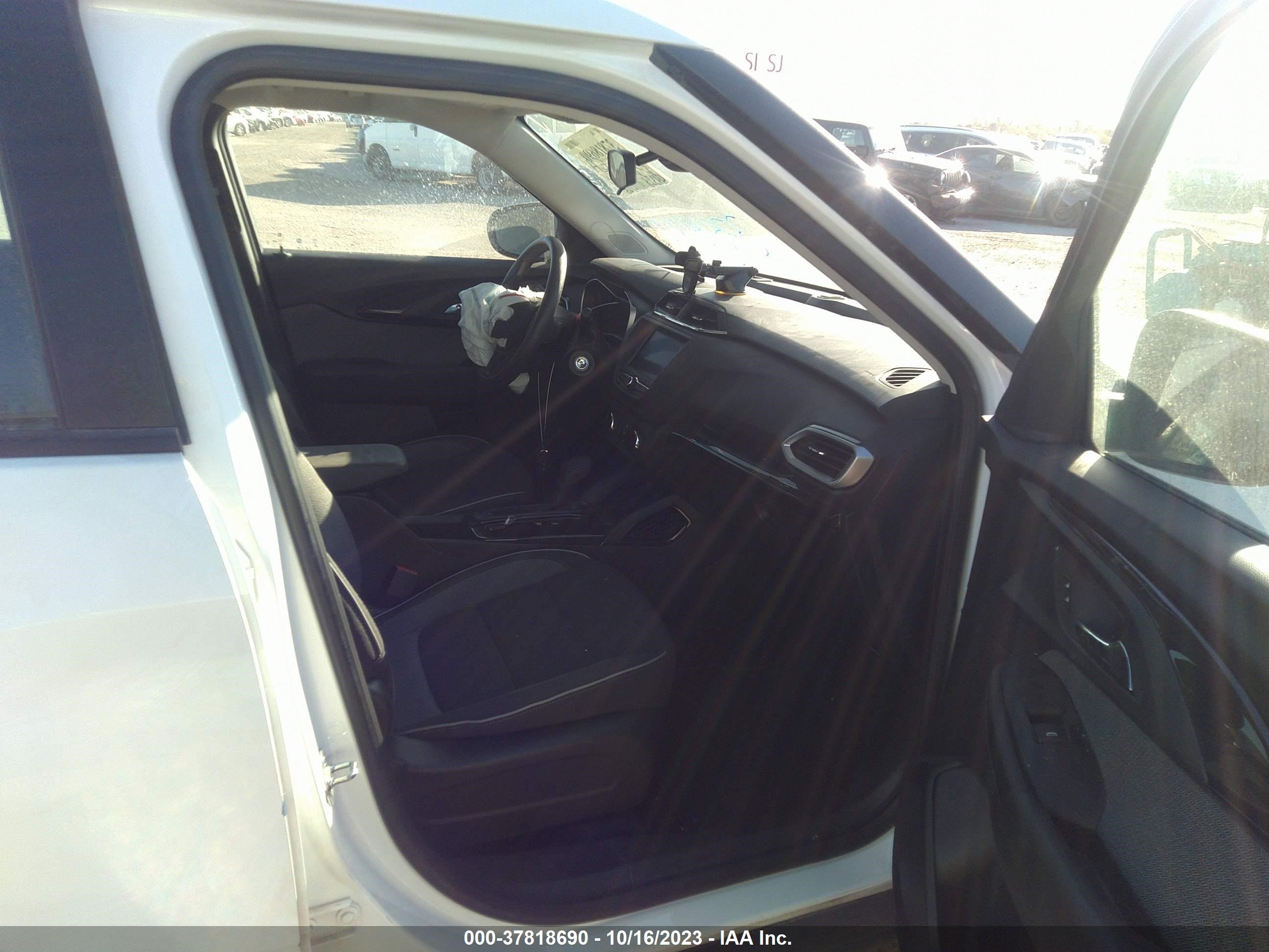 Photo 4 VIN: KL79MMS20NB103526 - CHEVROLET TRAILBLAZER 