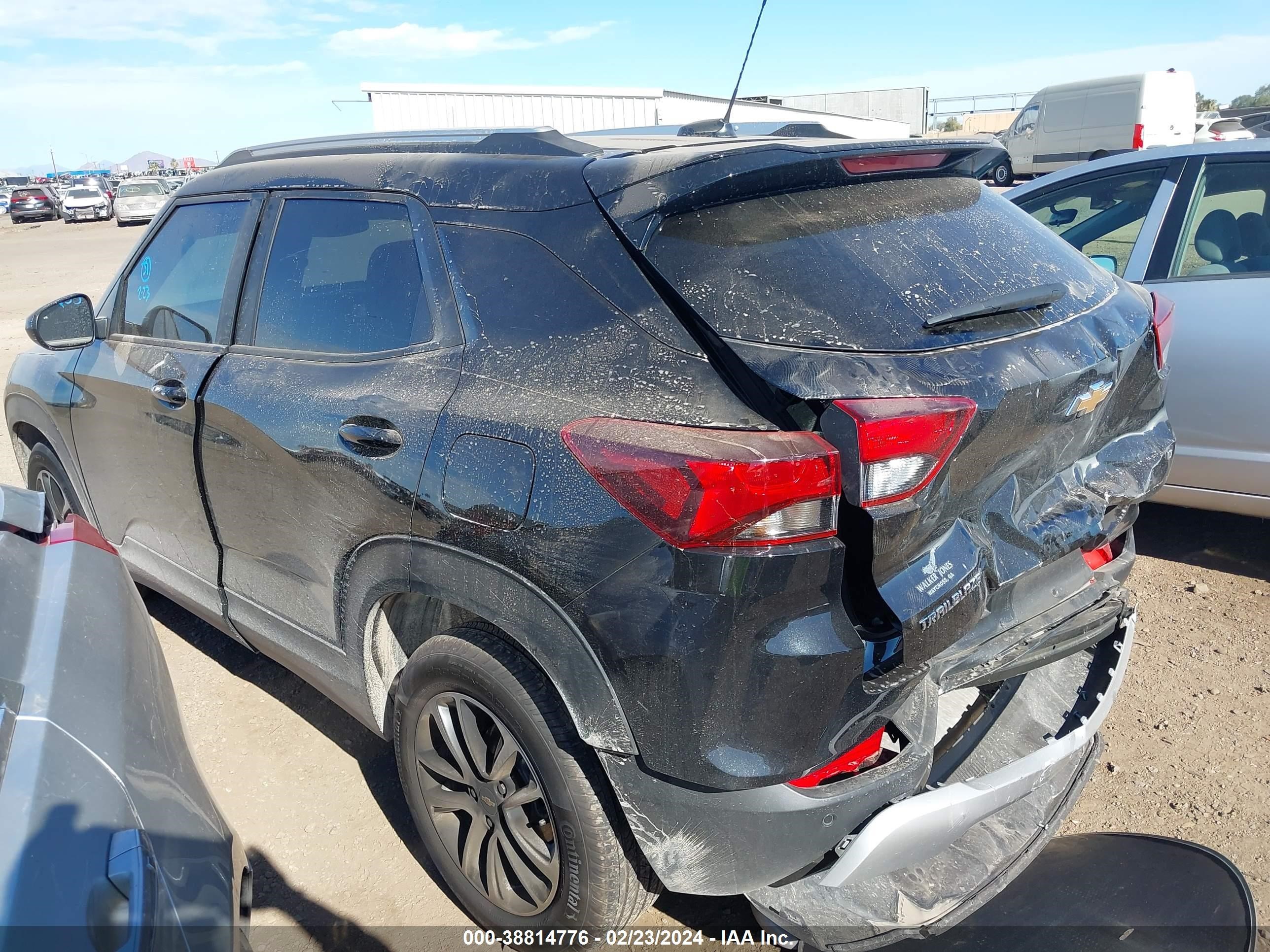 Photo 2 VIN: KL79MPSL0RB076490 - CHEVROLET TRAILBLAZER 