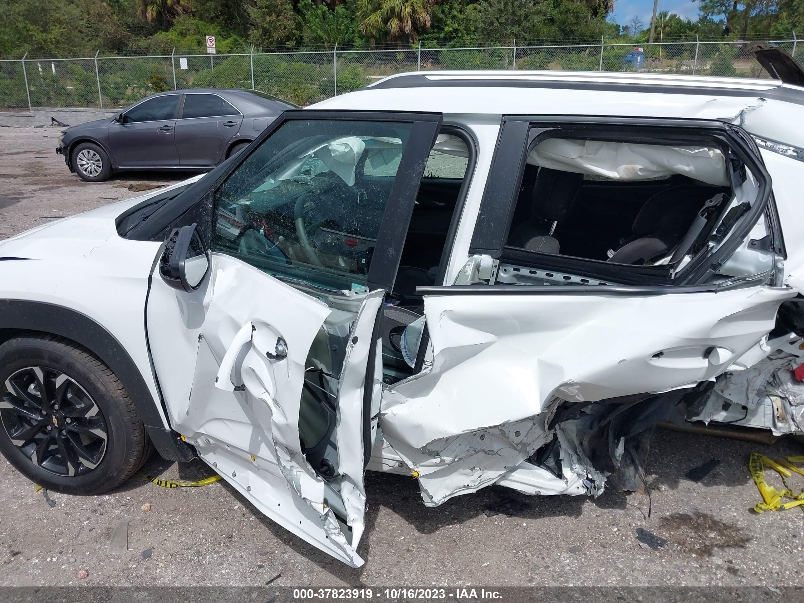 Photo 13 VIN: KL79MPSL6PB119291 - CHEVROLET TRAILBLAZER 