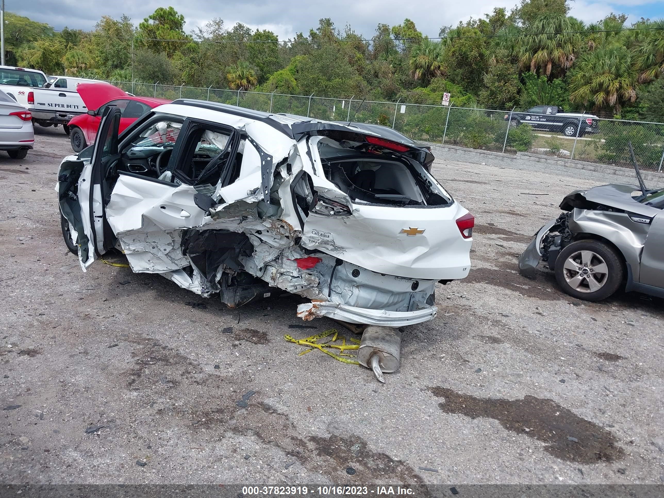 Photo 2 VIN: KL79MPSL6PB119291 - CHEVROLET TRAILBLAZER 