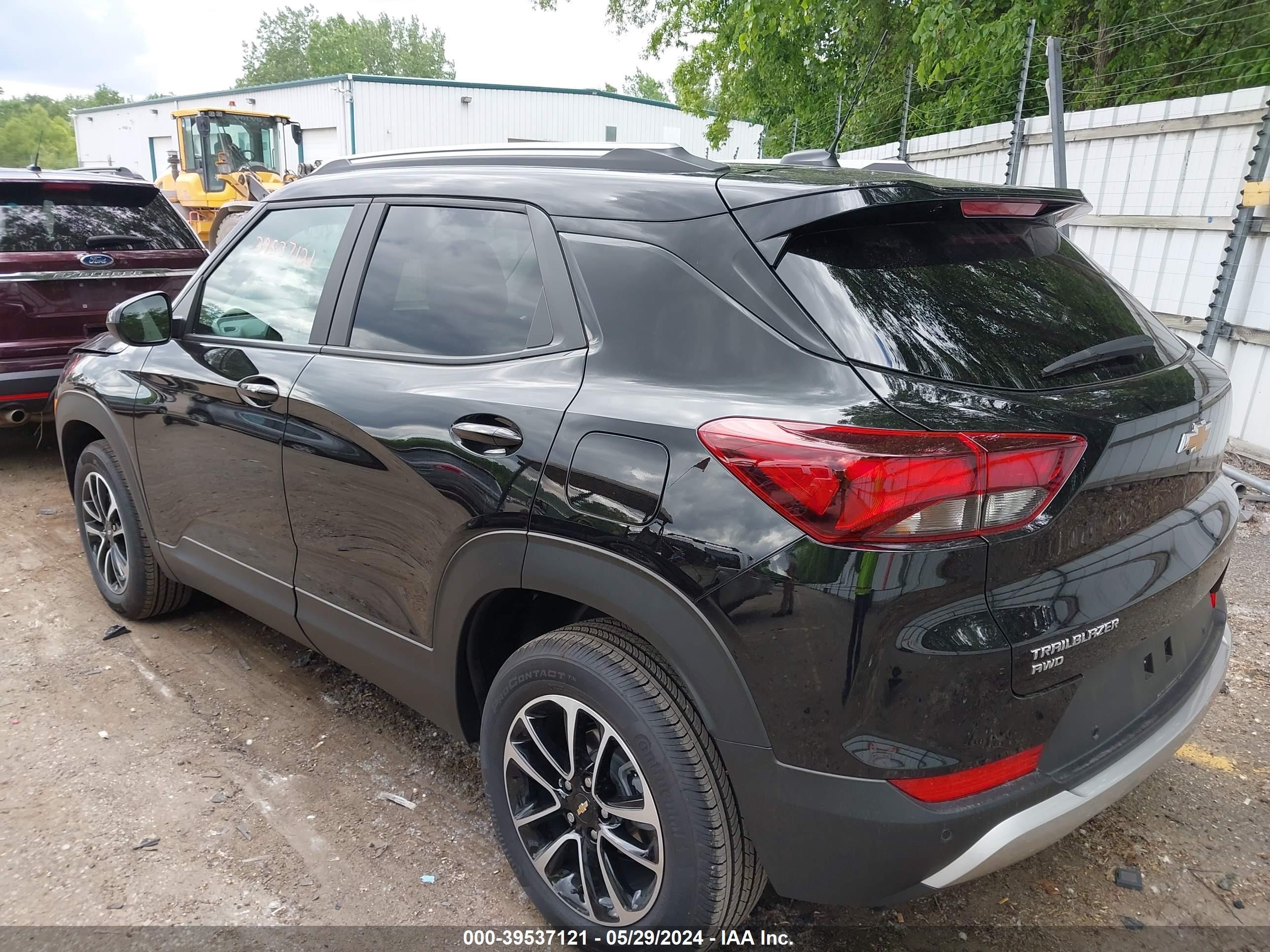 Photo 2 VIN: KL79MRSL3RB143191 - CHEVROLET TRAILBLAZER 