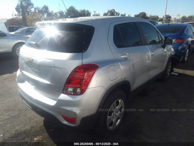 Photo 3 VIN: KL7CJKSB0JB720969 - CHEVROLET TRAX 