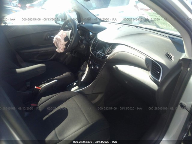 Photo 4 VIN: KL7CJKSB0JB720969 - CHEVROLET TRAX 