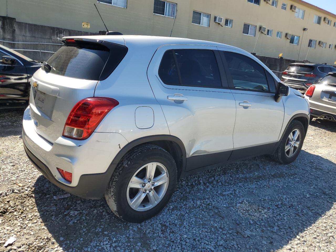 Photo 2 VIN: KL7CJKSB0LB038399 - CHEVROLET TRAX 