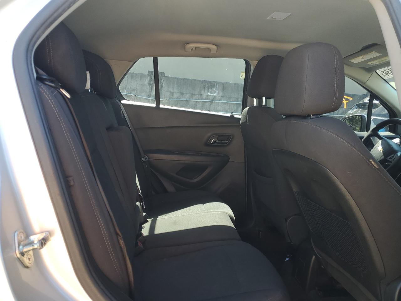 Photo 9 VIN: KL7CJKSB0LB038399 - CHEVROLET TRAX 