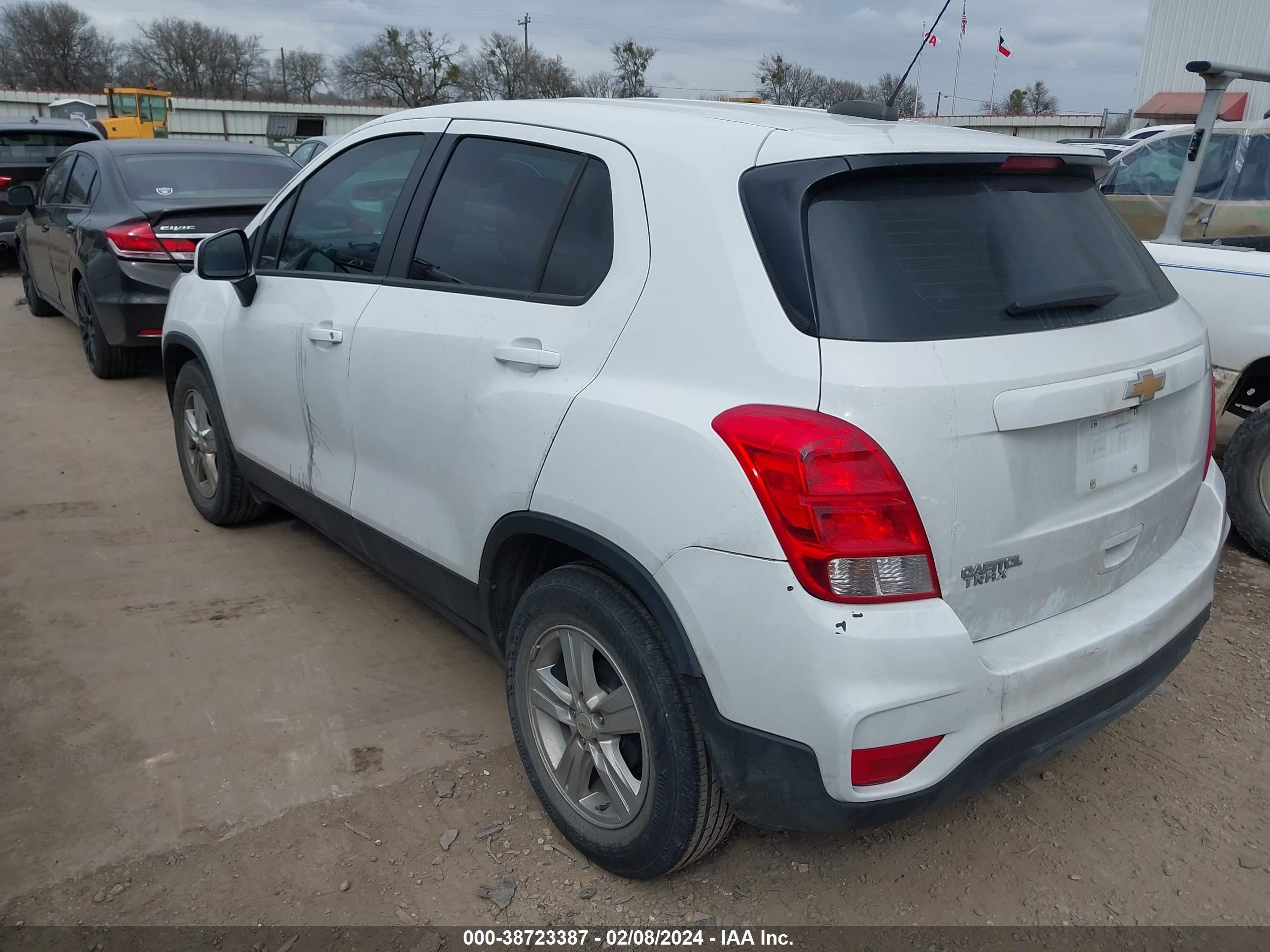 Photo 2 VIN: KL7CJKSB0LB083830 - CHEVROLET TRAX 