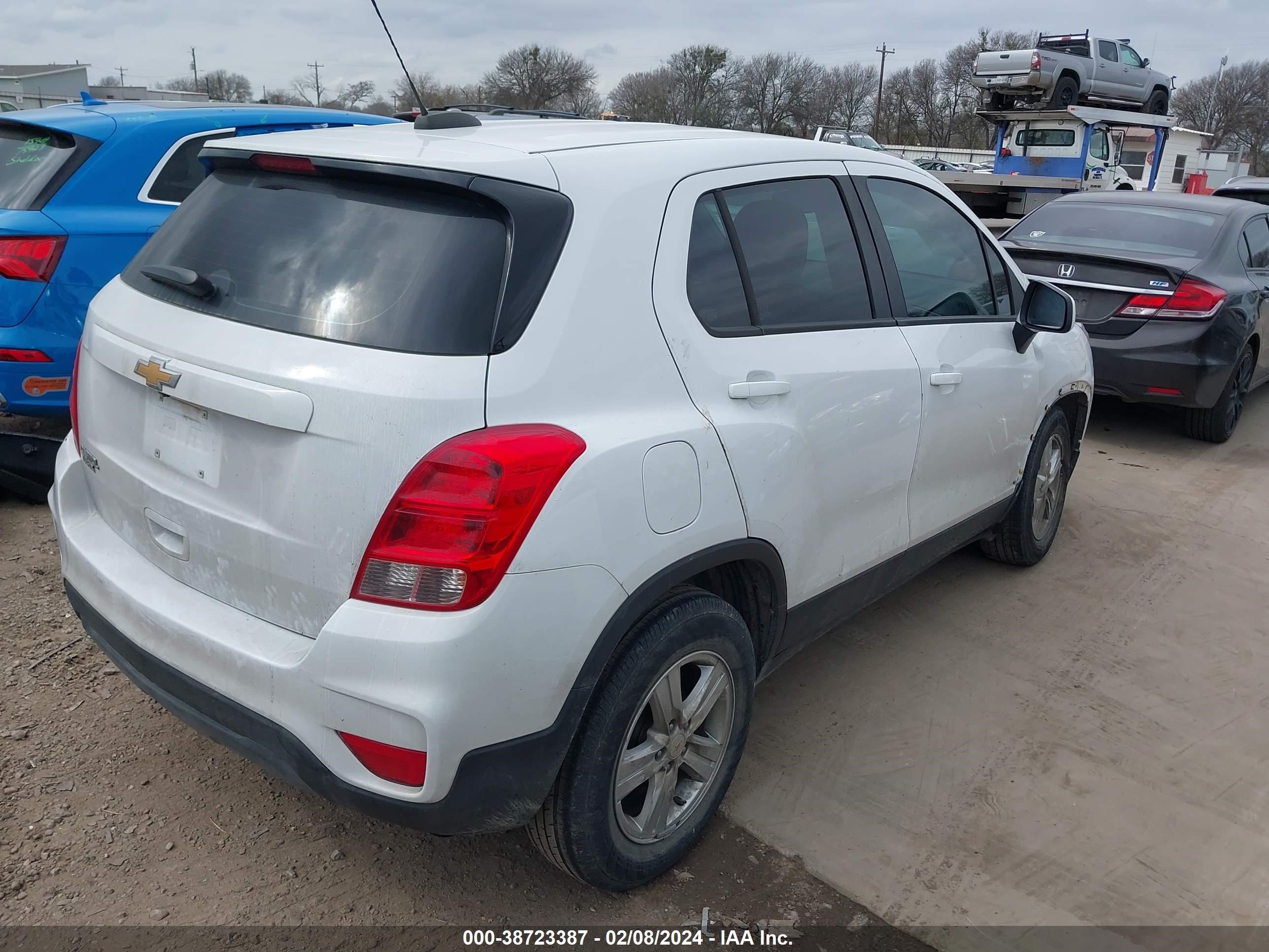 Photo 3 VIN: KL7CJKSB0LB083830 - CHEVROLET TRAX 