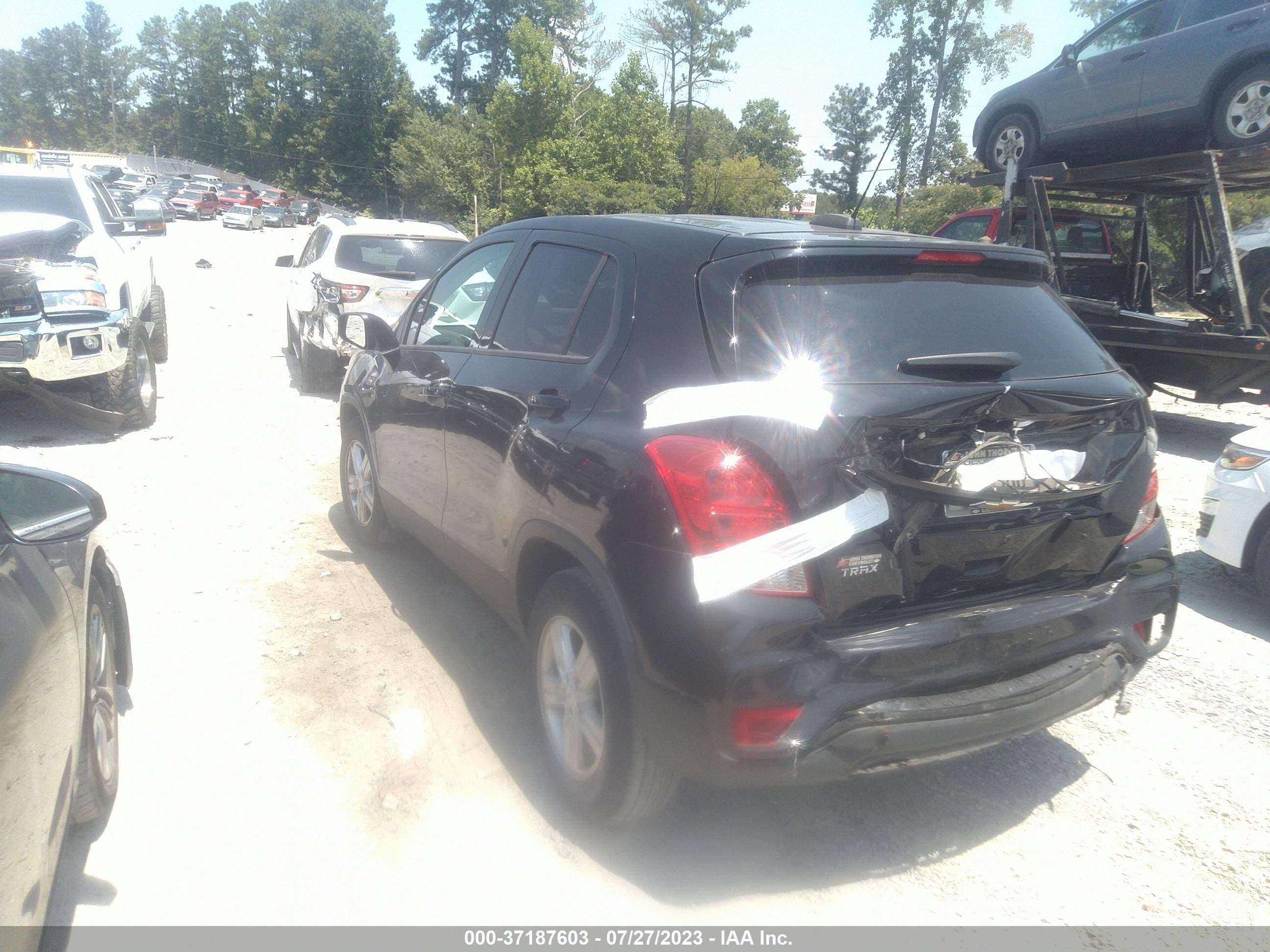 Photo 2 VIN: KL7CJKSB0MB350689 - CHEVROLET TRAX 