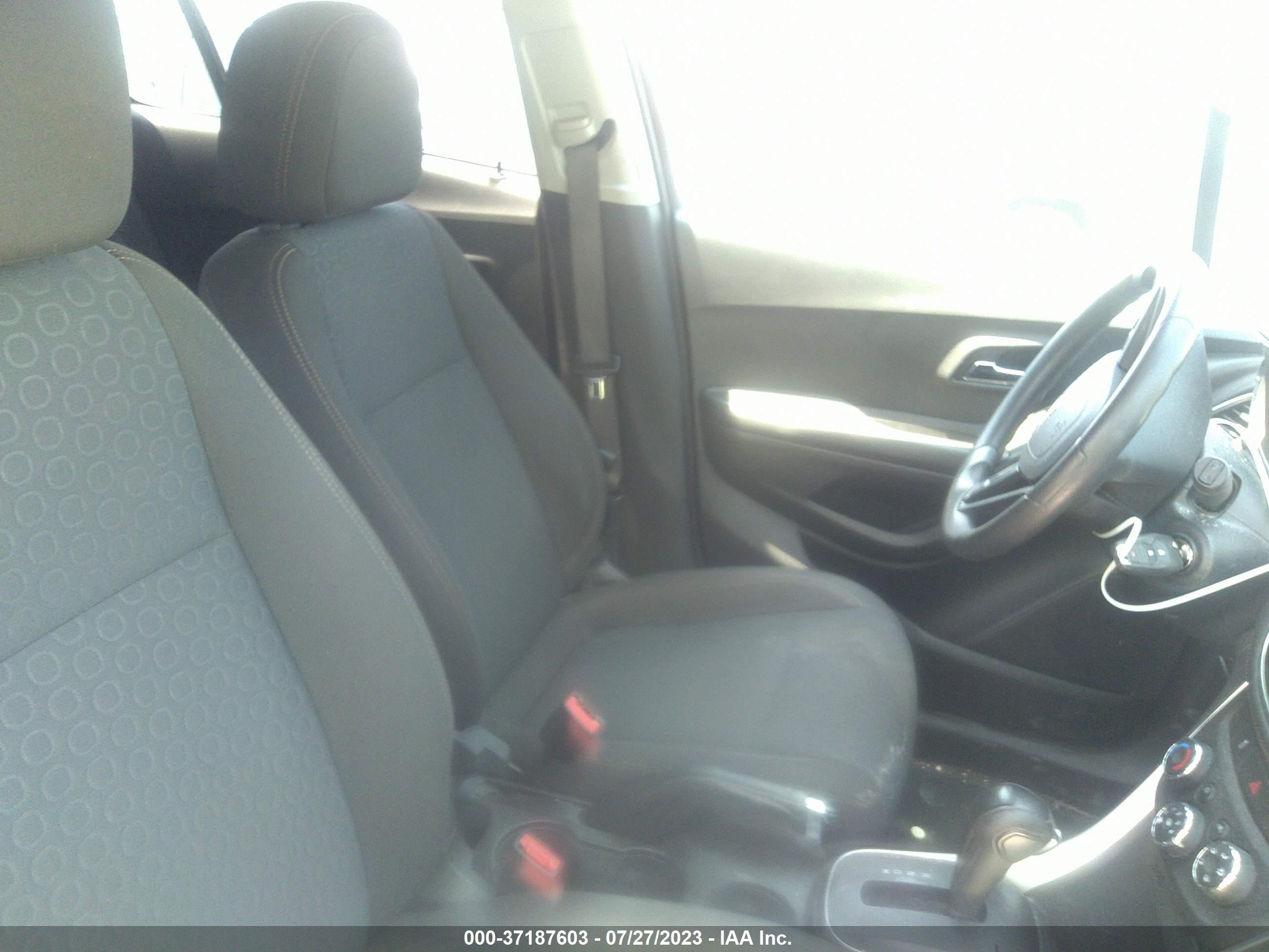 Photo 4 VIN: KL7CJKSB0MB350689 - CHEVROLET TRAX 