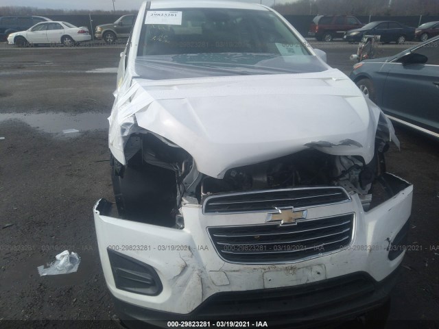 Photo 5 VIN: KL7CJKSB1GB651413 - CHEVROLET TRAX 