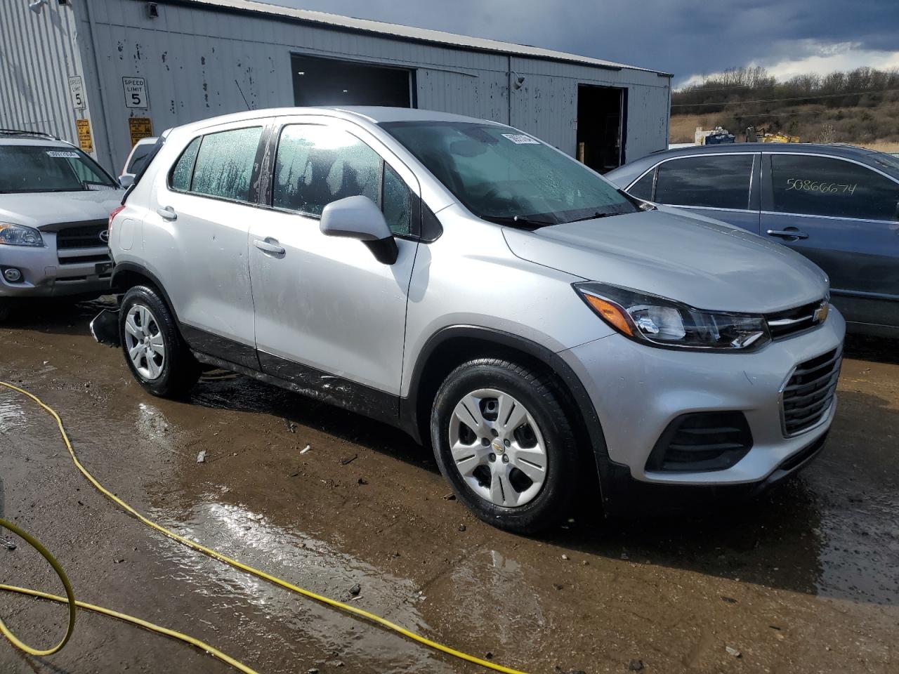 Photo 3 VIN: KL7CJKSB1JB518108 - CHEVROLET TRAX 