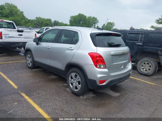 Photo 2 VIN: KL7CJKSB1JB608309 - CHEVROLET TRAX 