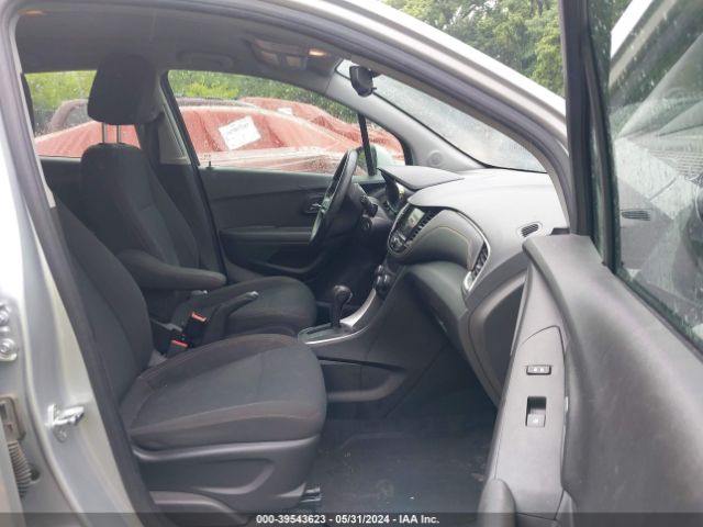 Photo 4 VIN: KL7CJKSB1JB608309 - CHEVROLET TRAX 