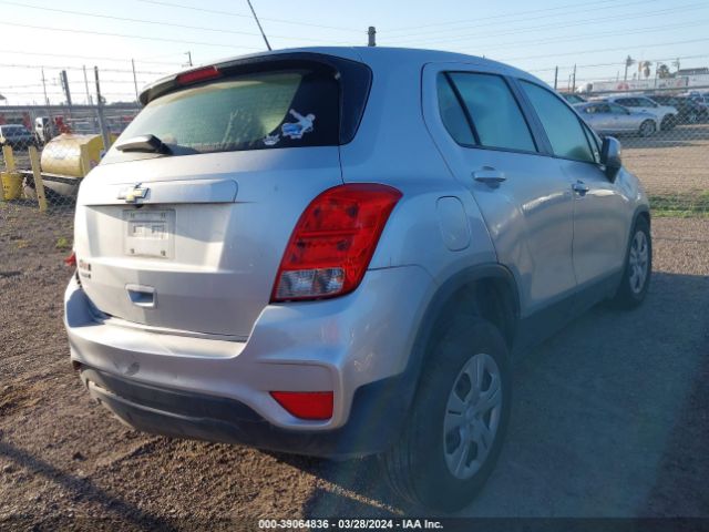 Photo 3 VIN: KL7CJKSB1JB704229 - CHEVROLET TRAX 