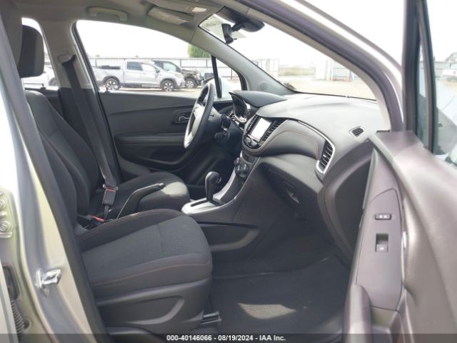 Photo 4 VIN: KL7CJKSB2HB208477 - CHEVROLET TRAX 