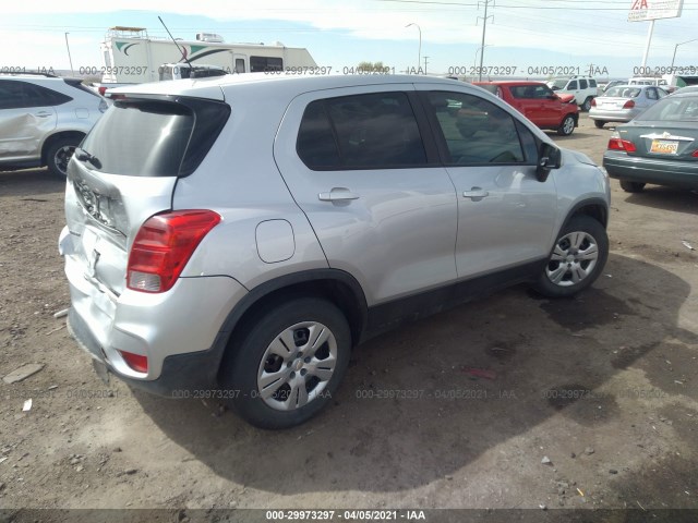 Photo 3 VIN: KL7CJKSB2JB570153 - CHEVROLET TRAX 