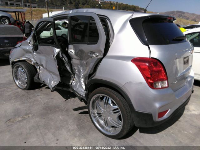 Photo 2 VIN: KL7CJKSB2JB602440 - CHEVROLET TRAX 